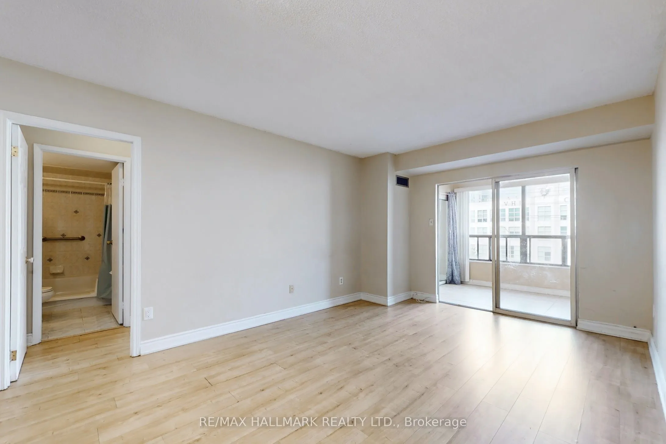 39 Kimbercroft Court, #411