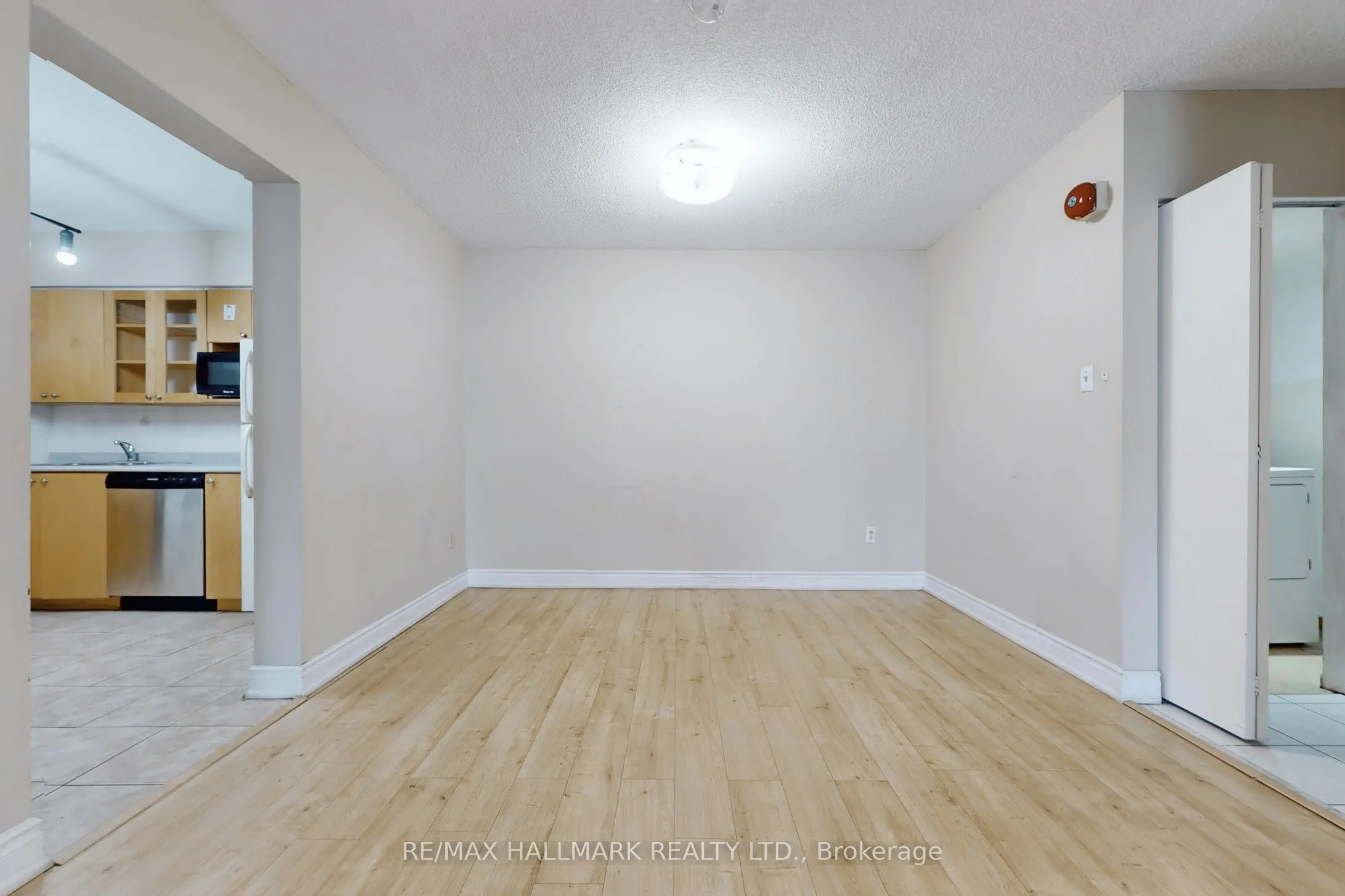 39 Kimbercroft Court, #411