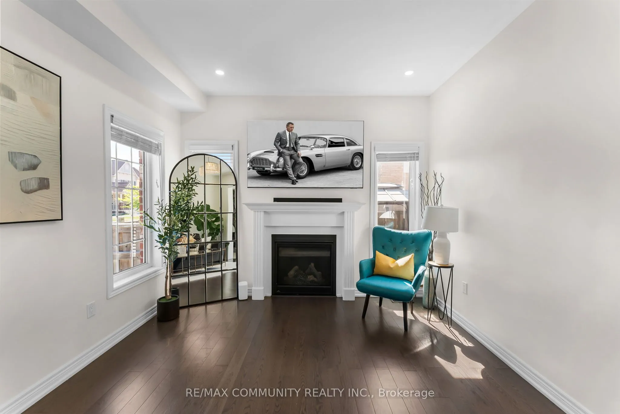 279 Kenneth Cole Drive