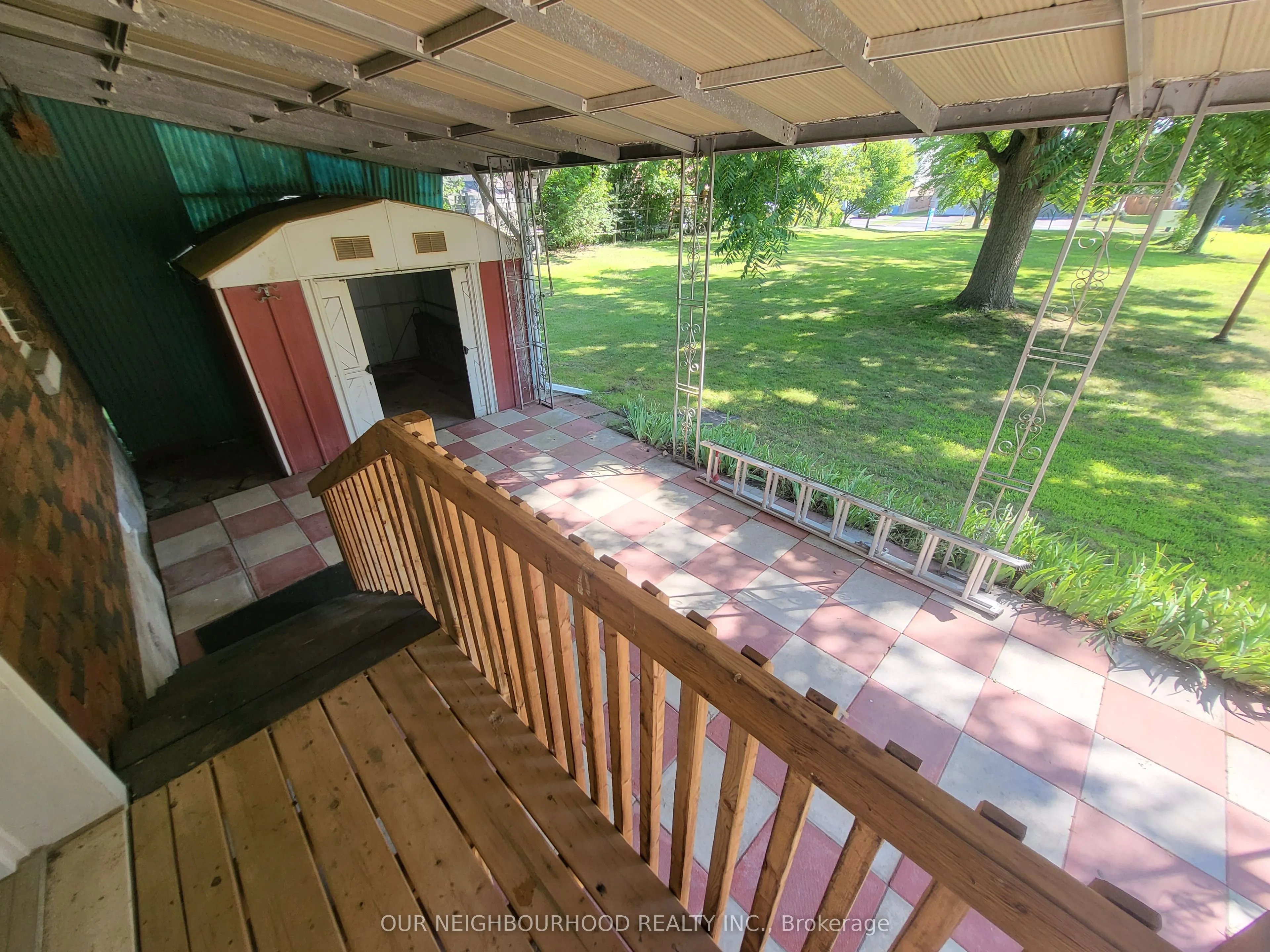 221 Liberty Street N