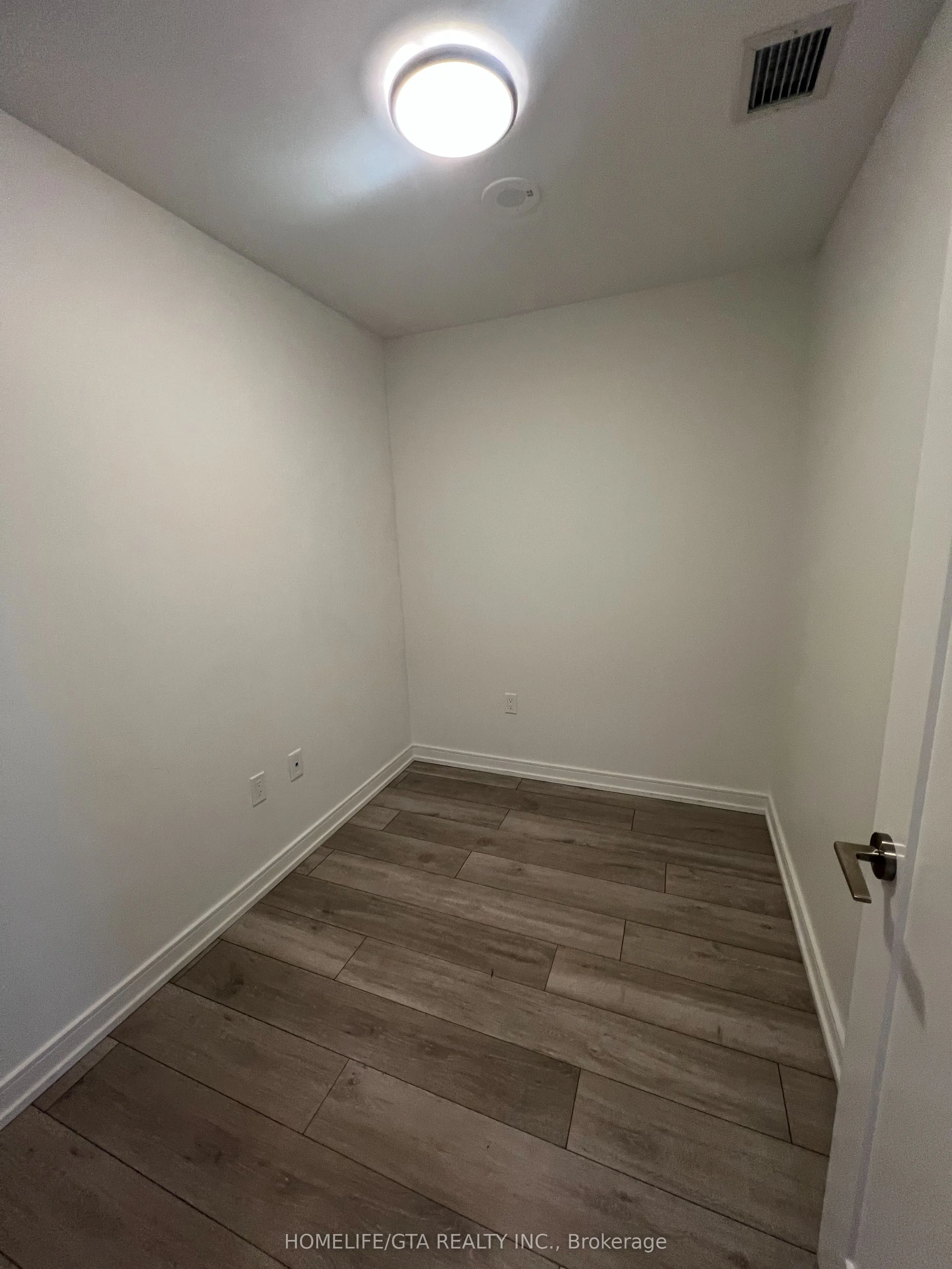 225 Village Green Square, #307