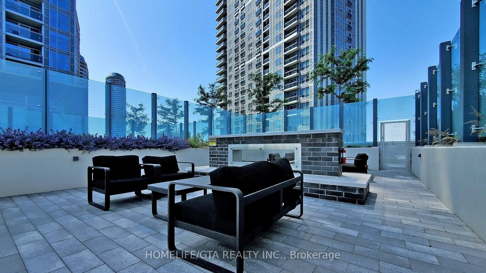225 Village Green Square, #307