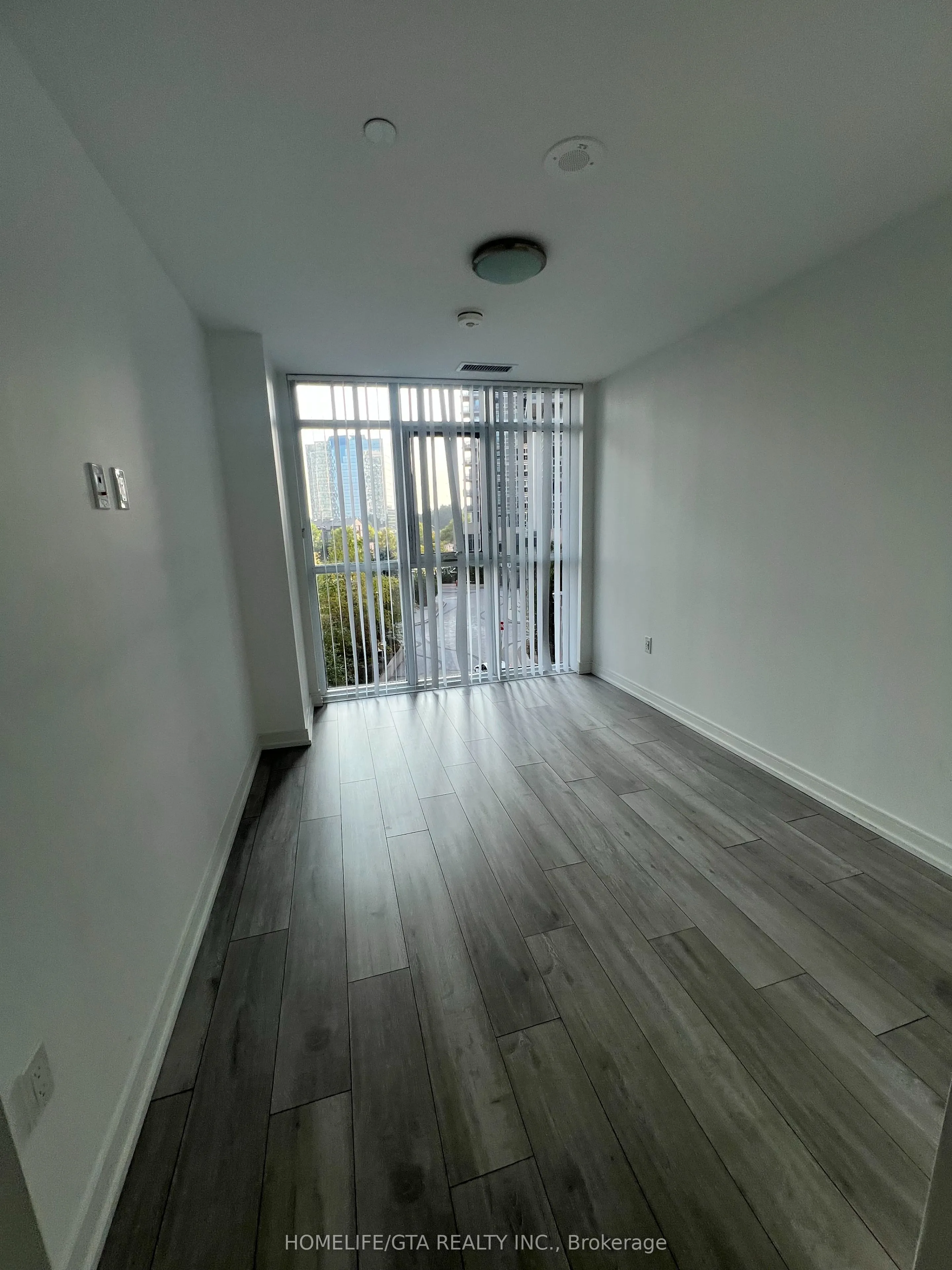 225 Village Green Square, #307