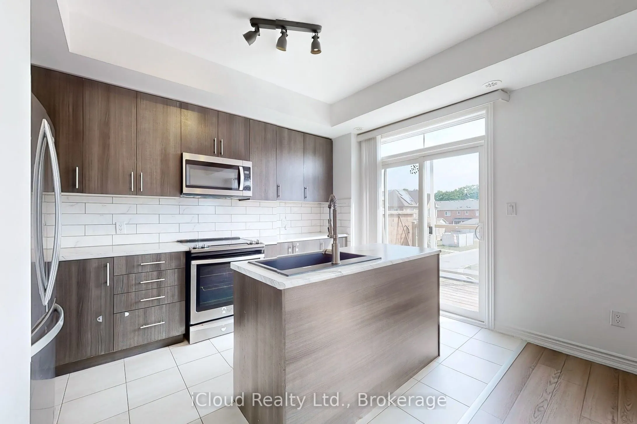 2730 William Jackson Drive, #8