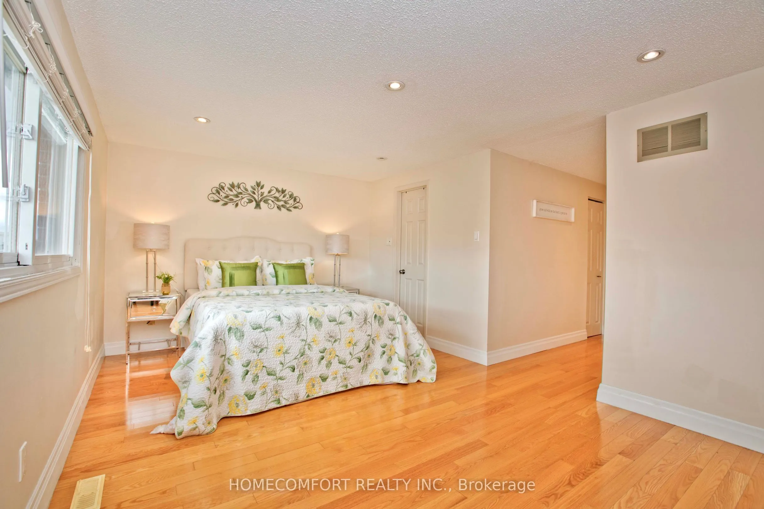 100 Nettlecreek Crescent