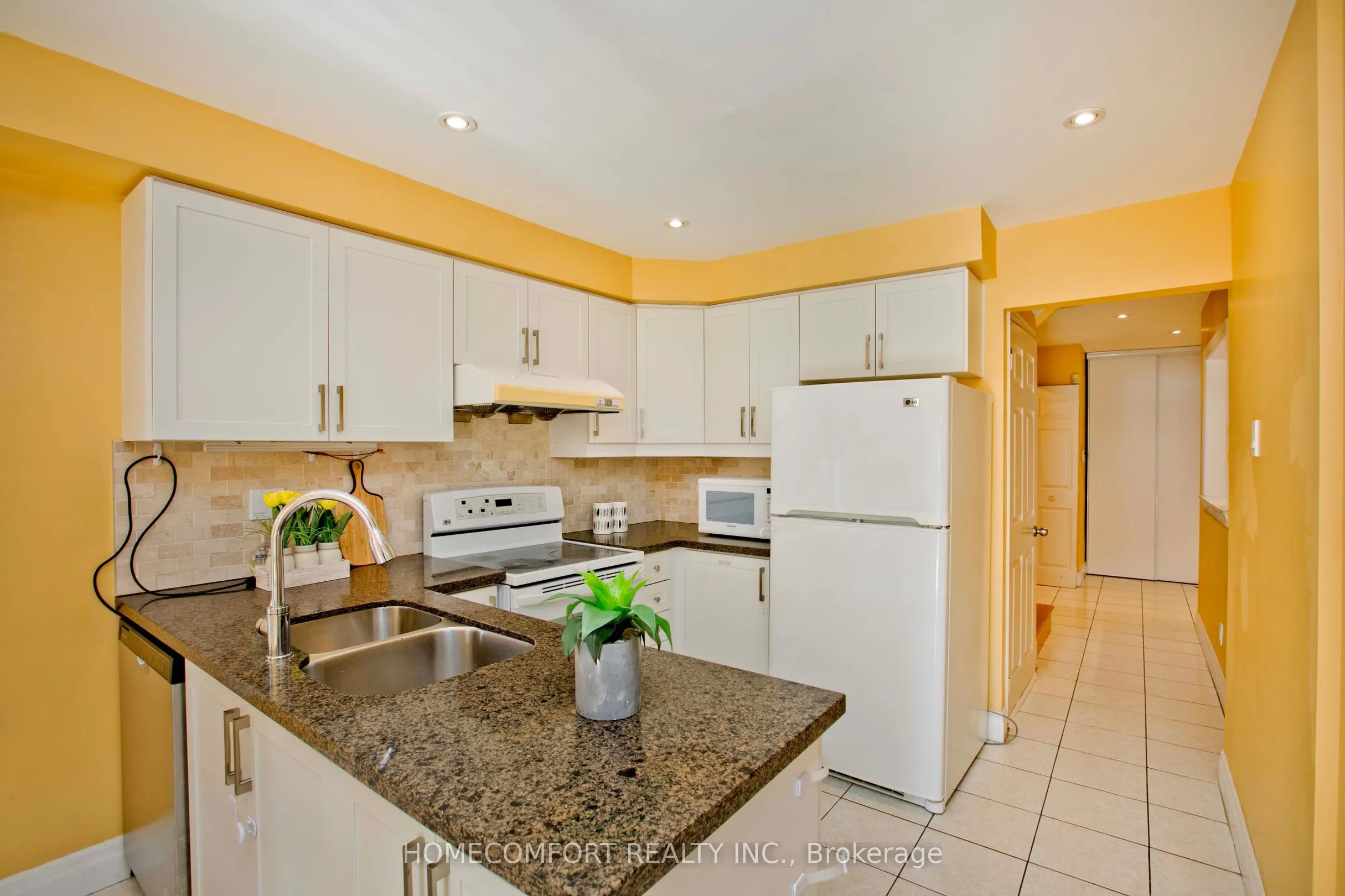 100 Nettlecreek Crescent