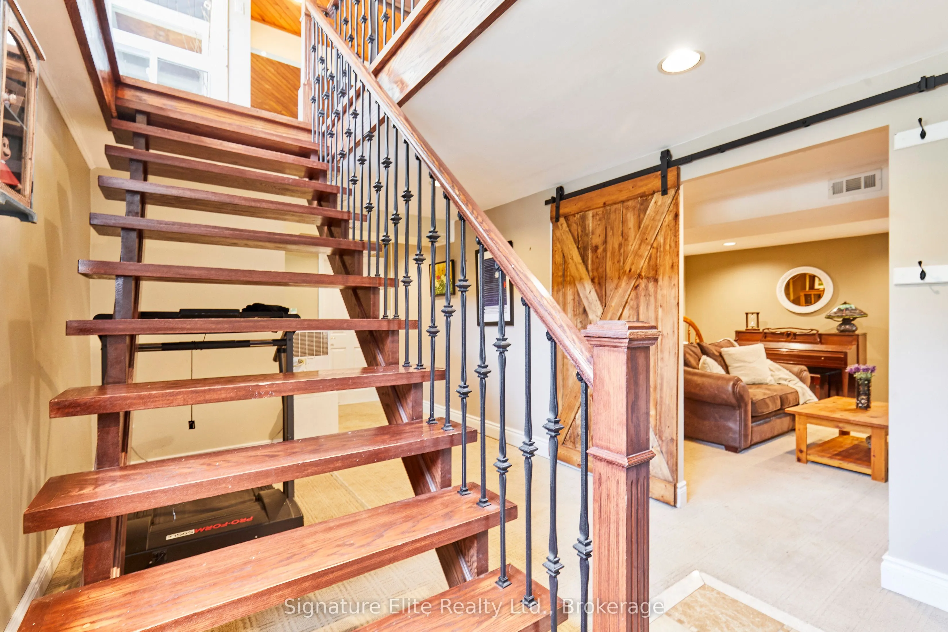 121 Meadow Crescent