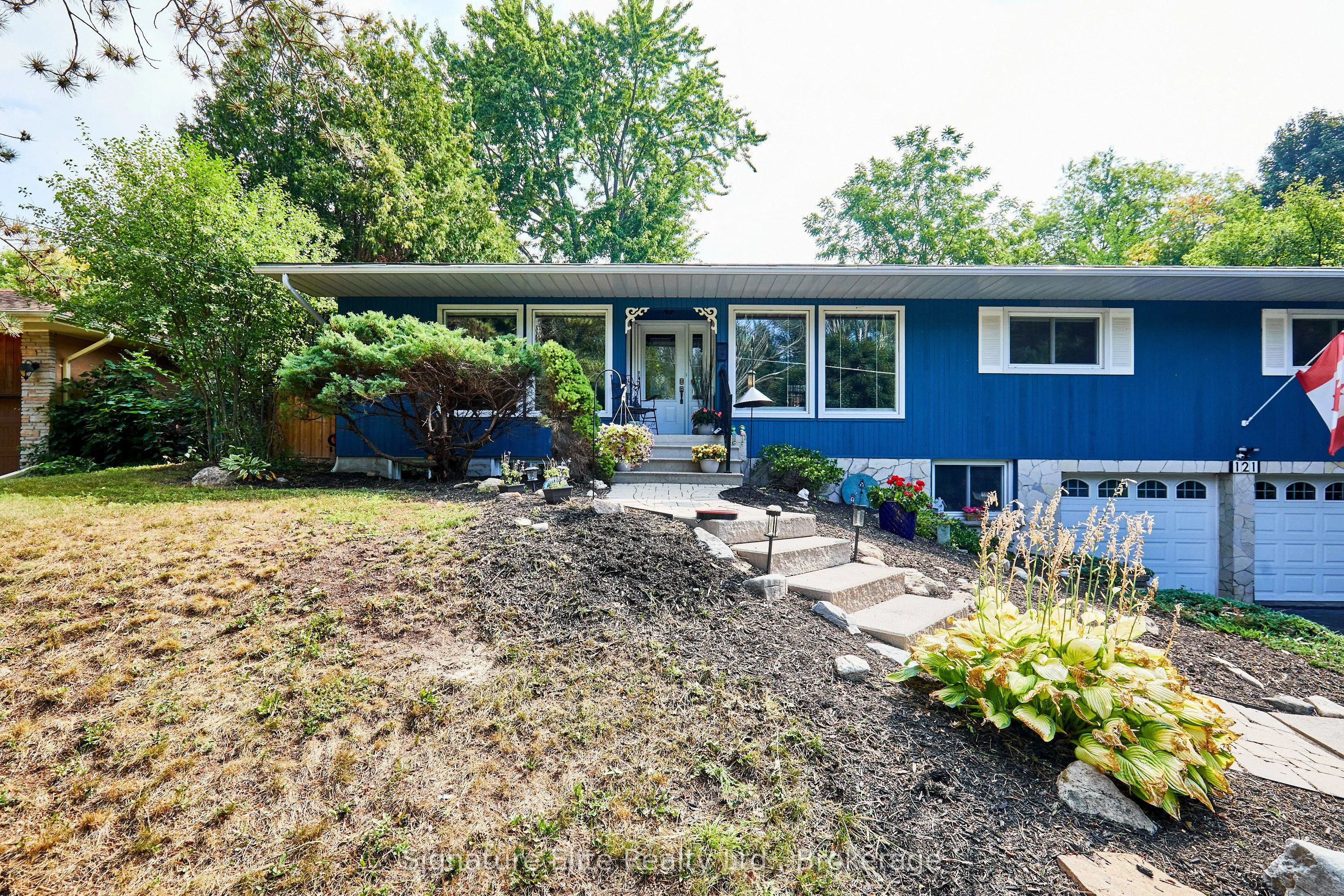 121 Meadow Crescent