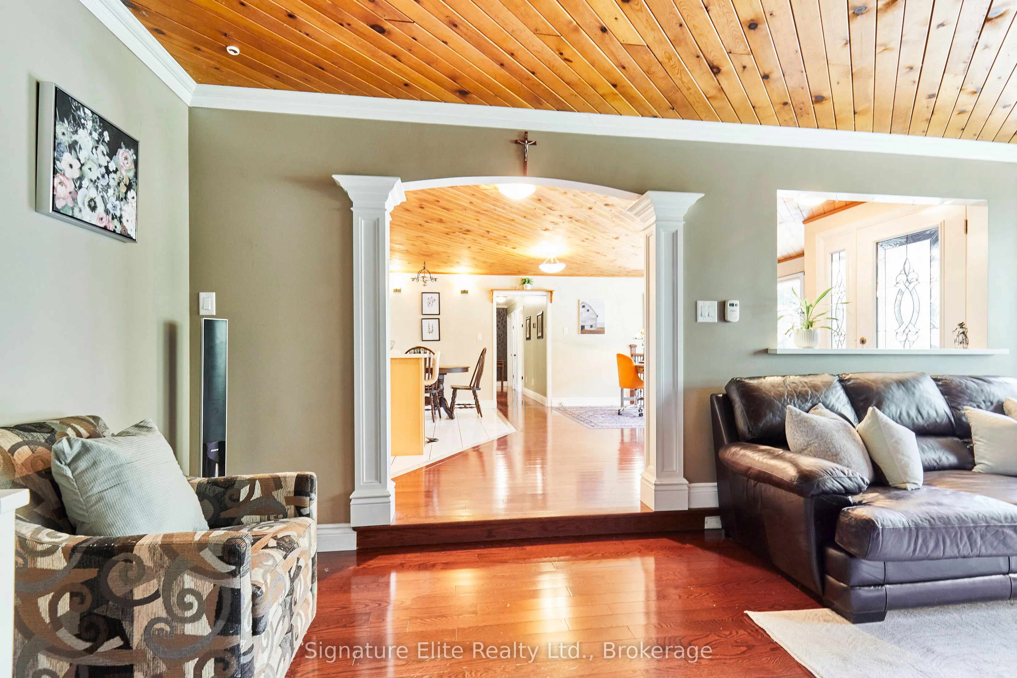 121 Meadow Crescent