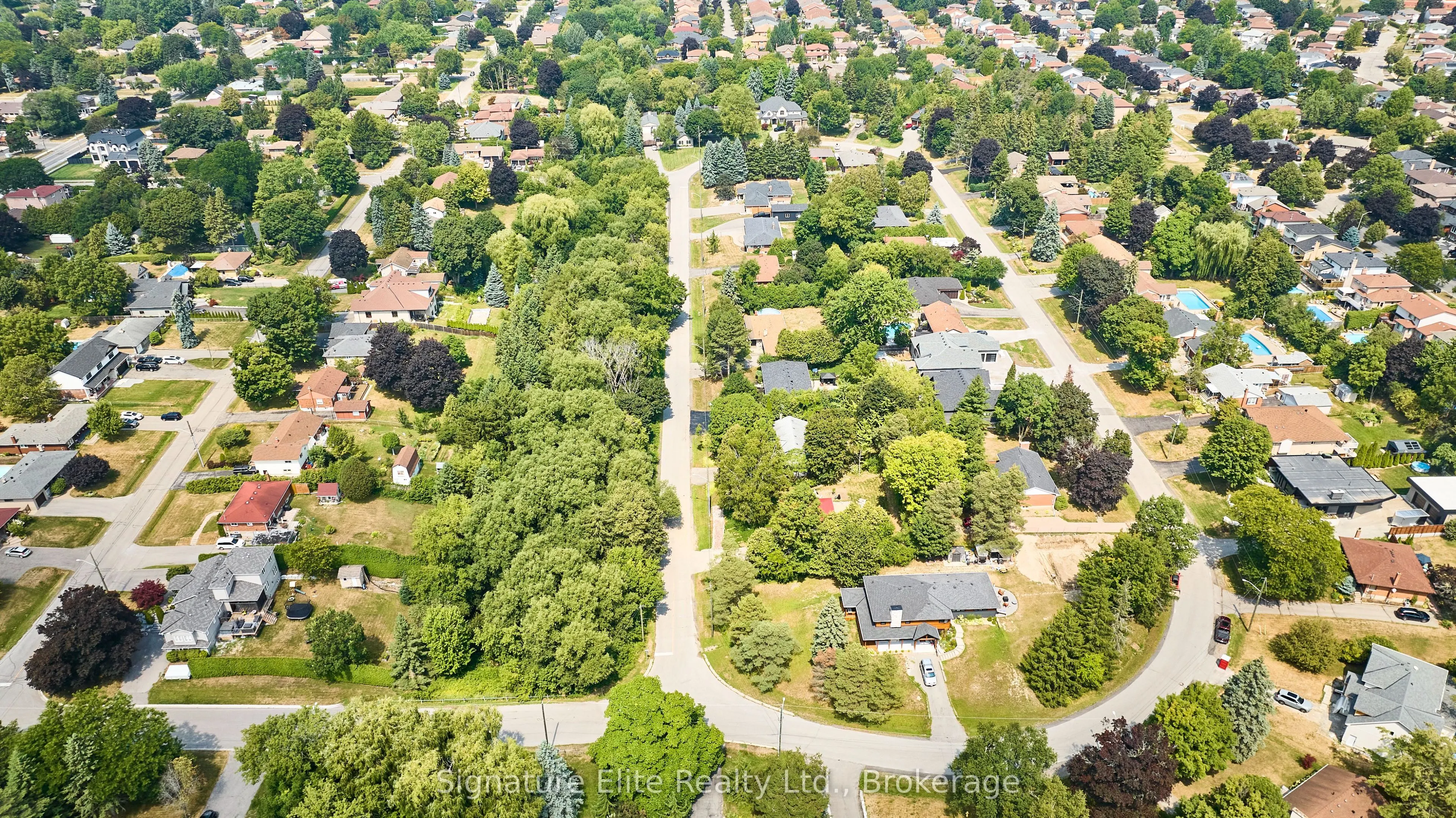 121 Meadow Crescent