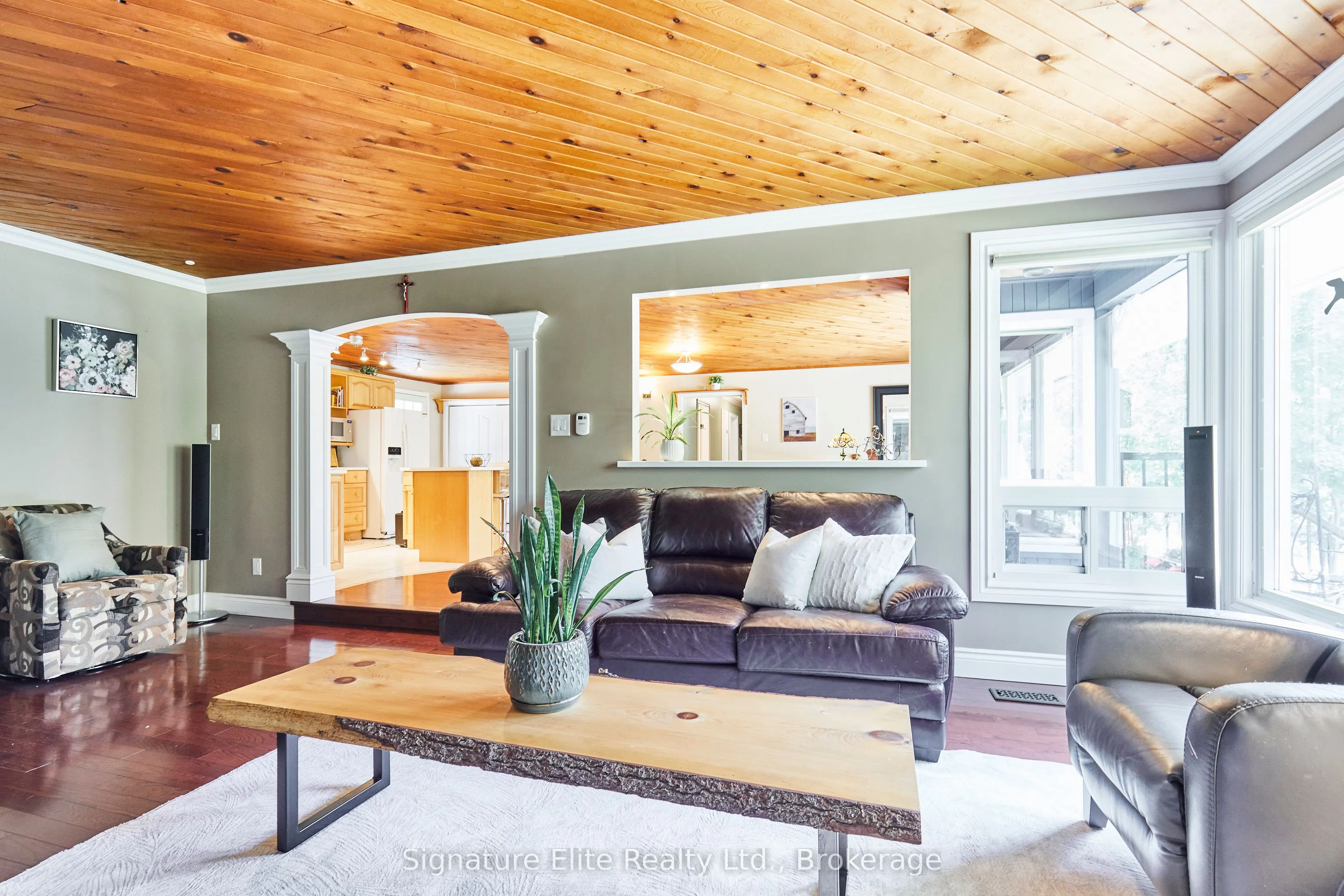 121 Meadow Crescent
