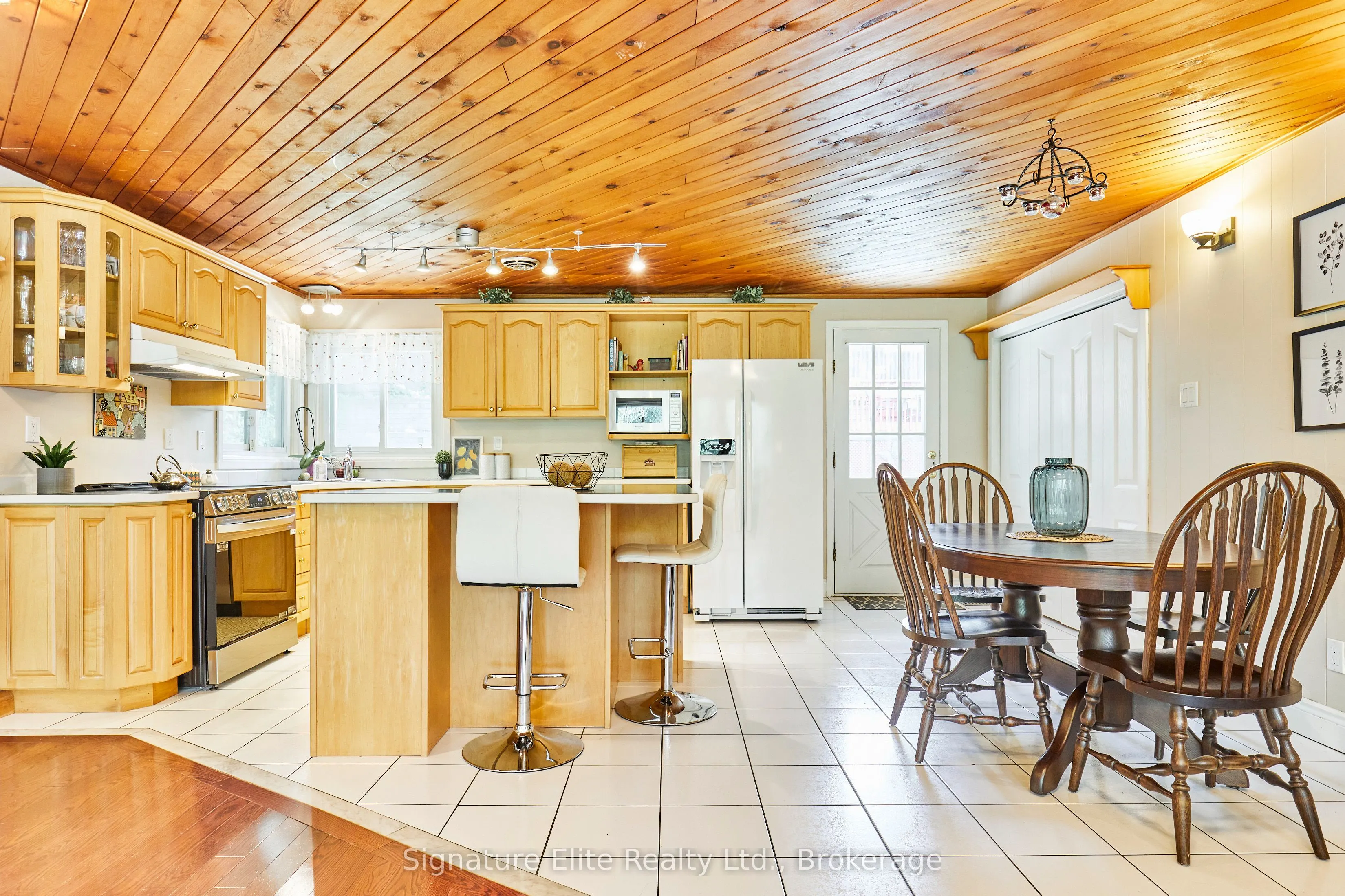 121 Meadow Crescent
