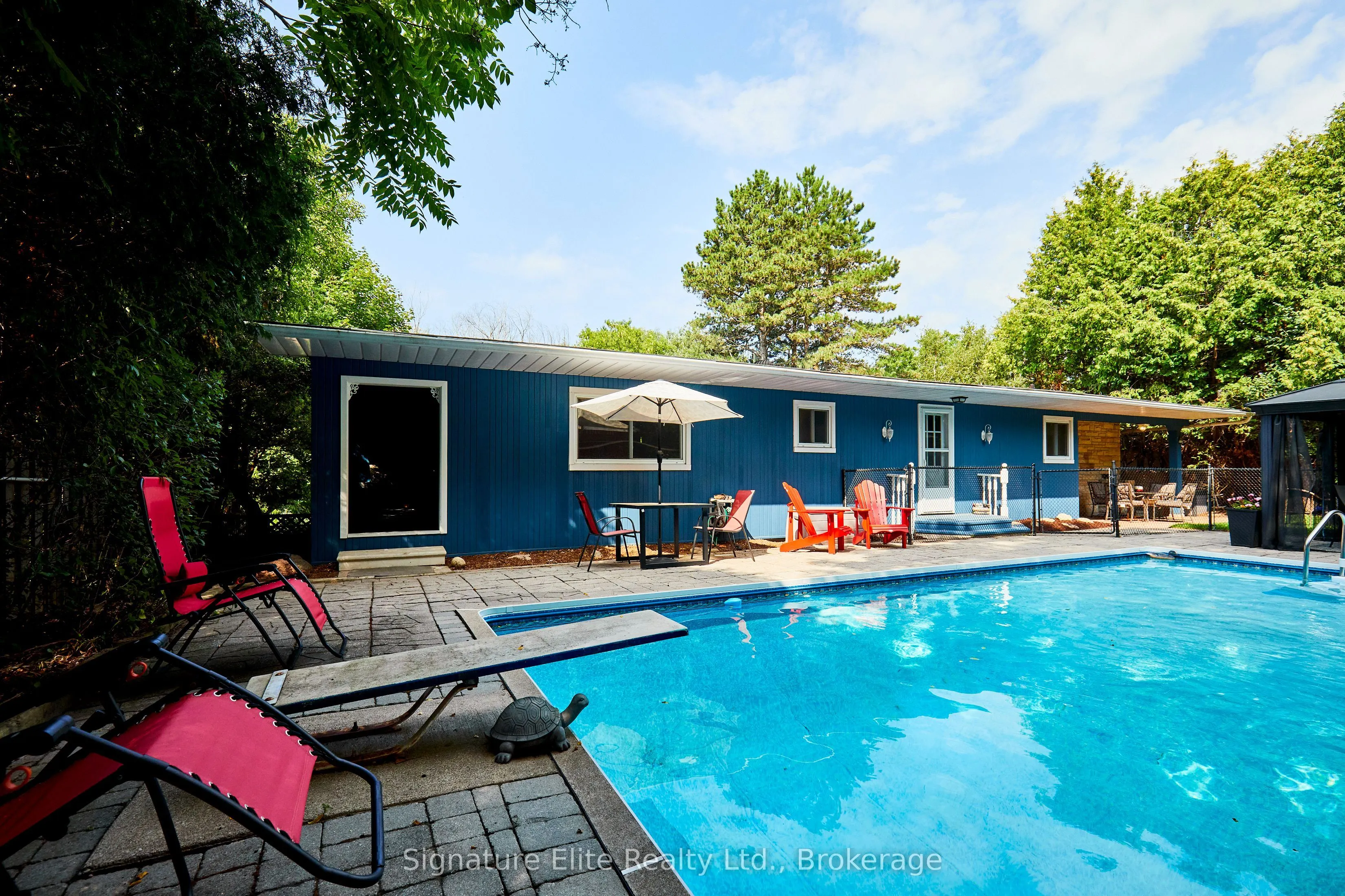 121 Meadow Crescent
