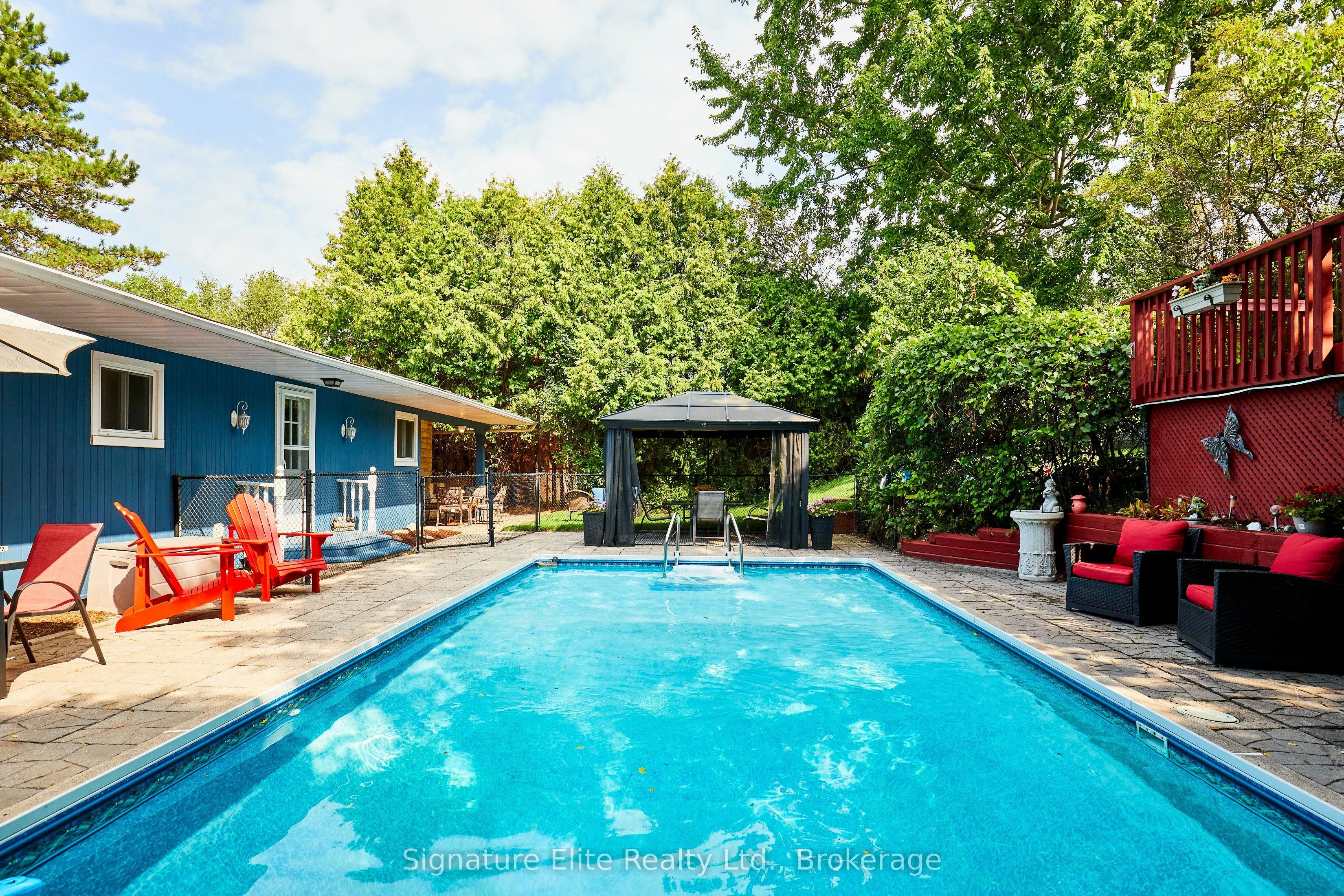 121 Meadow Crescent
