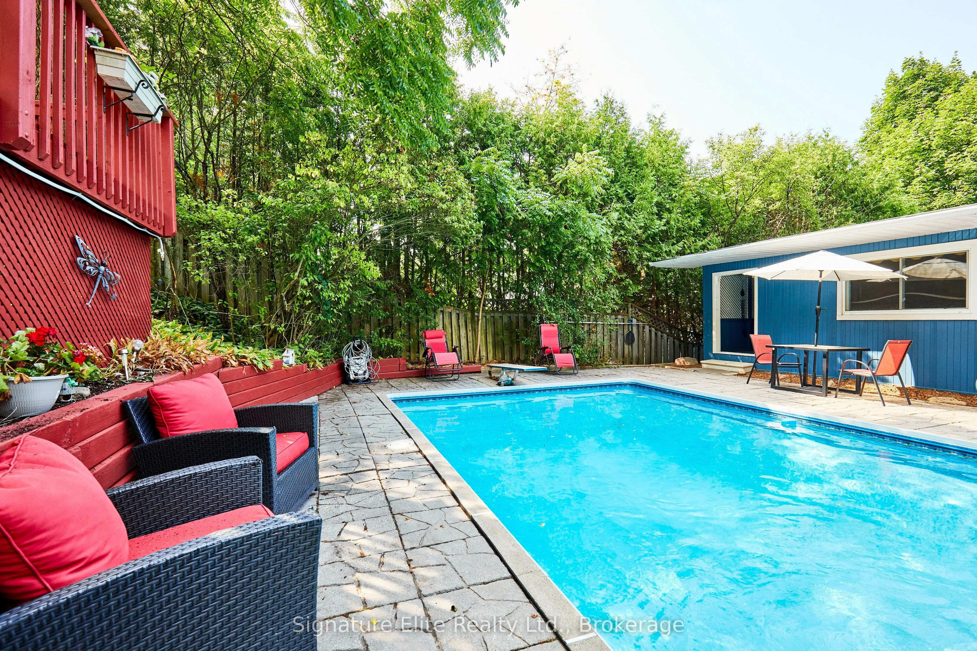 121 Meadow Crescent