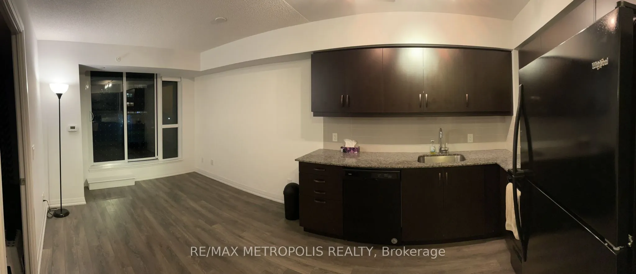 30 Meadowglen Place, #210