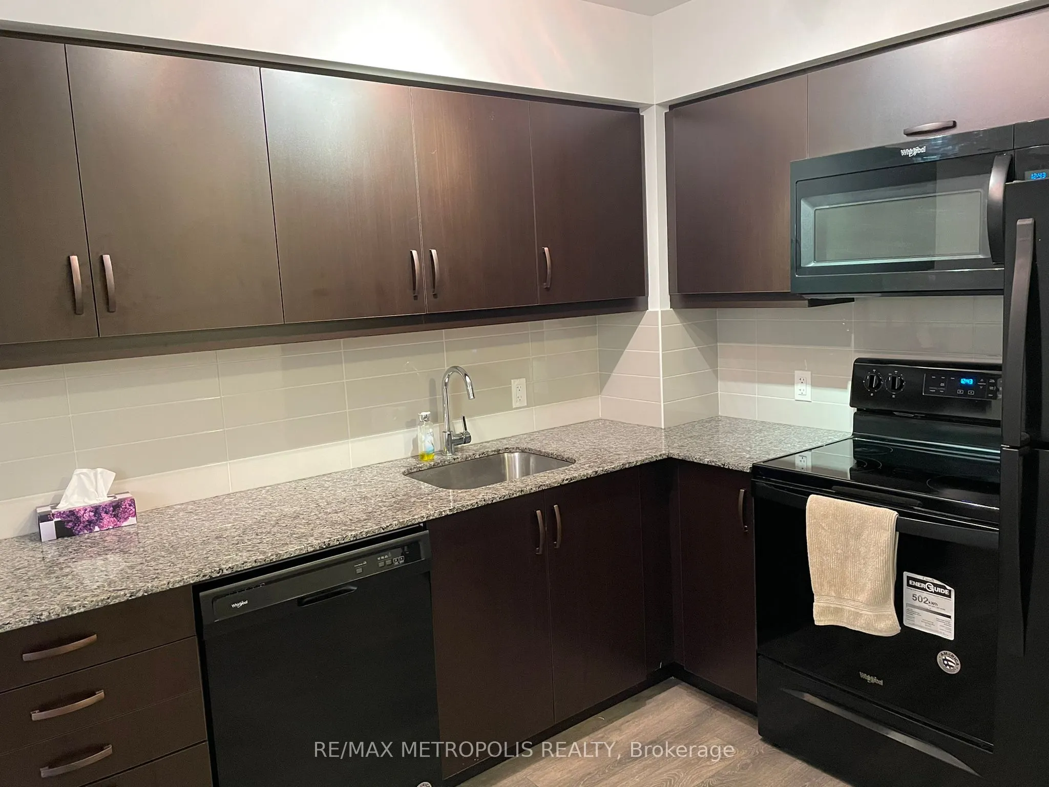30 Meadowglen Place, #210