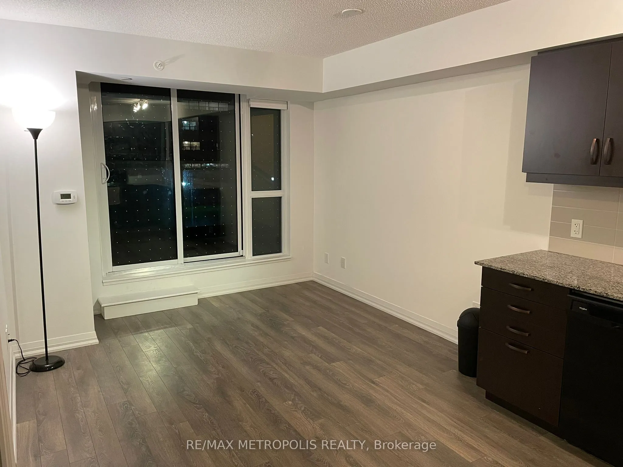 30 Meadowglen Place, #210