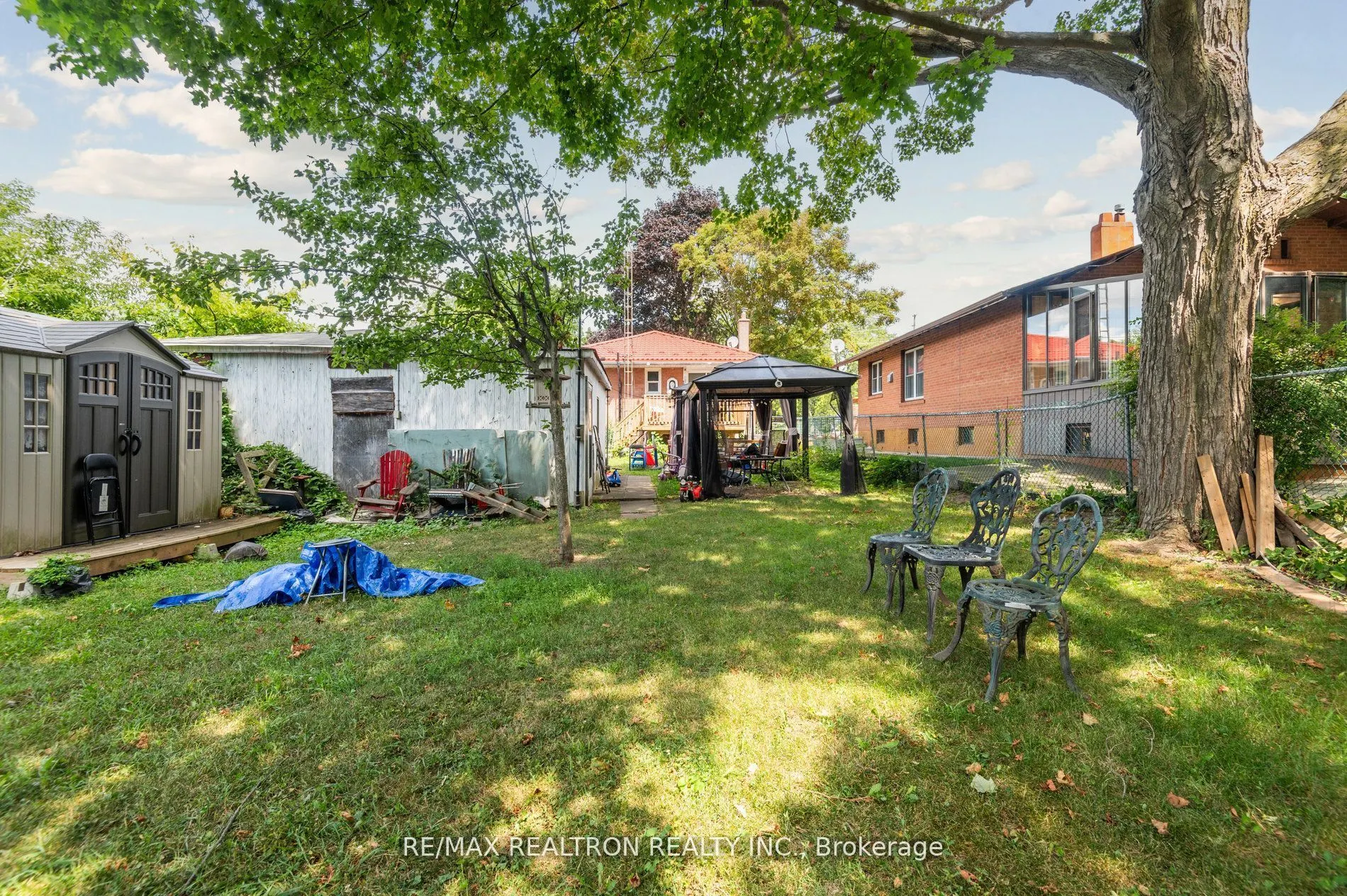 4423 Lawrence Avenue E