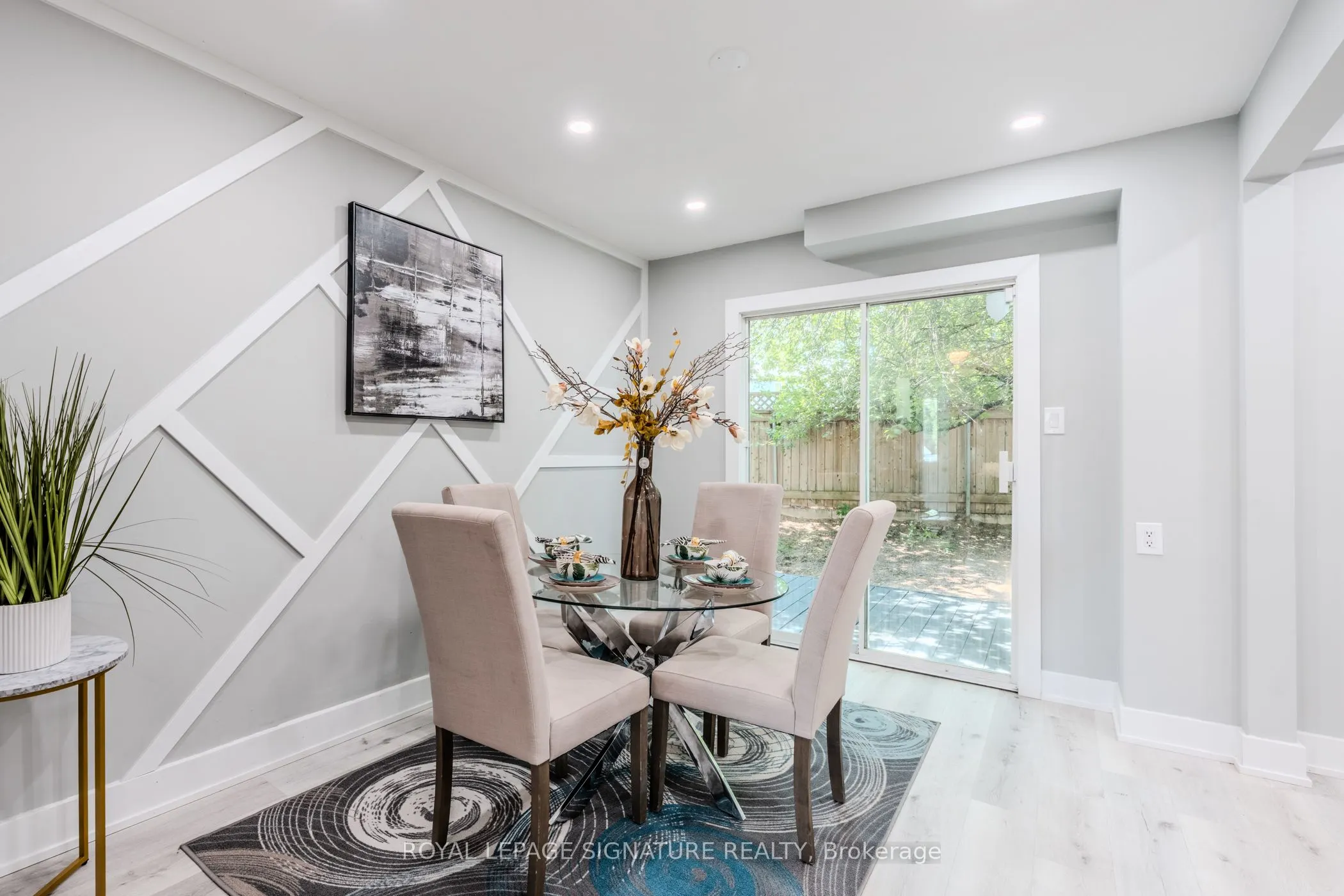 10 Grassmere Court