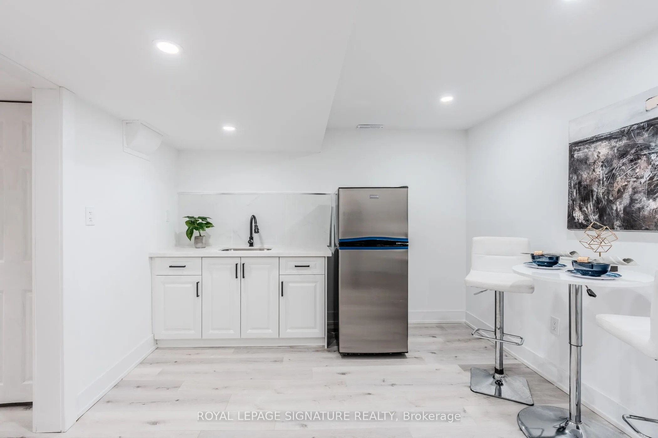 10 Grassmere Court