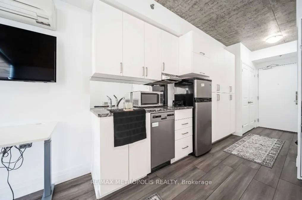 1900 Simcoe Street N, #413