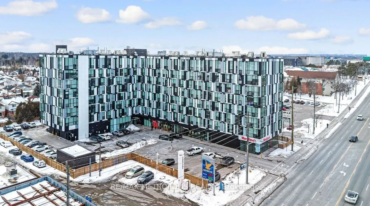 1900 Simcoe Street N, #413