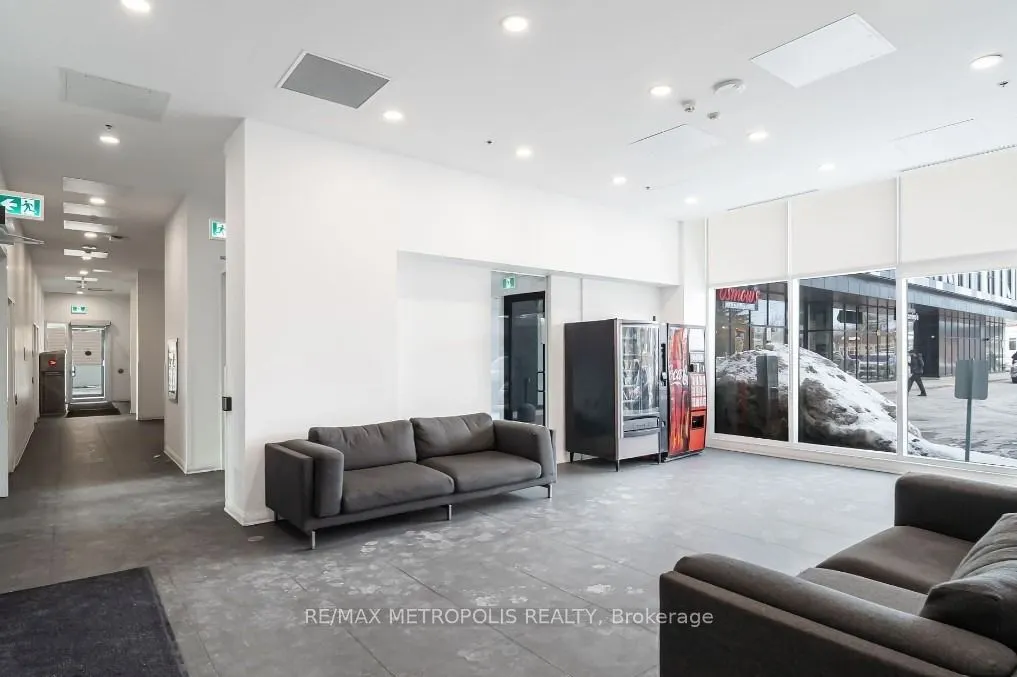 1900 Simcoe Street N, #413