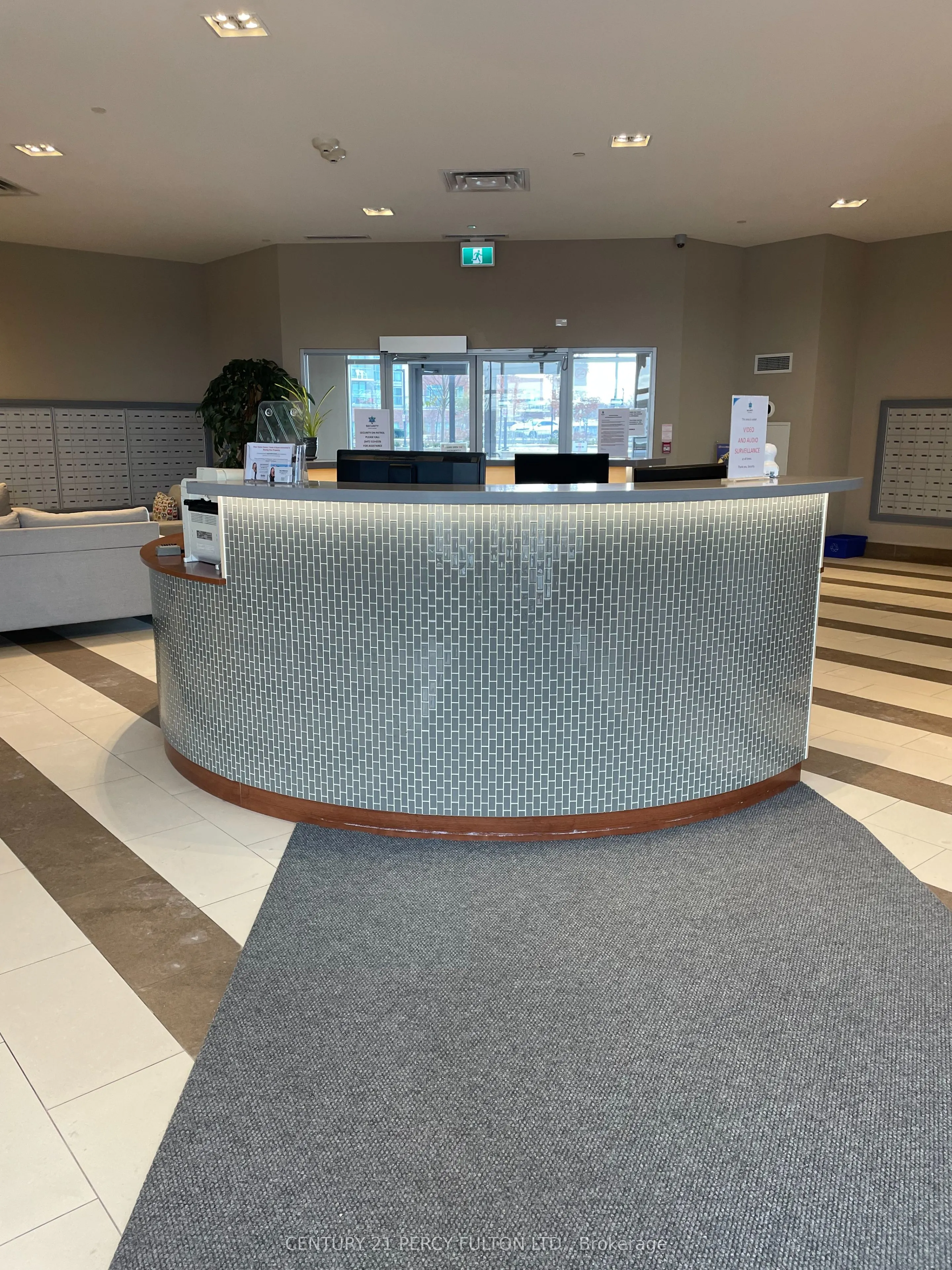 2150 Lawrence Avenue E, #606