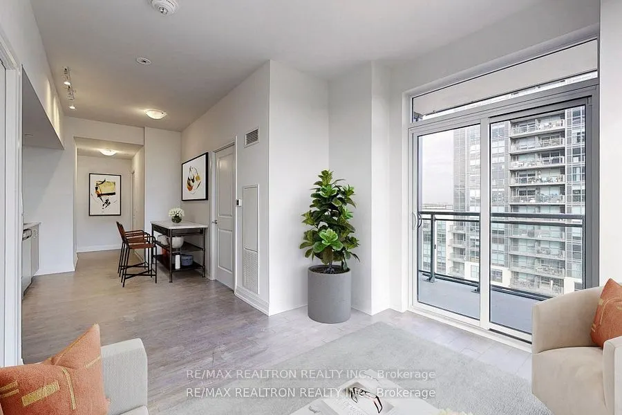 10 Meadowglen Place, #703