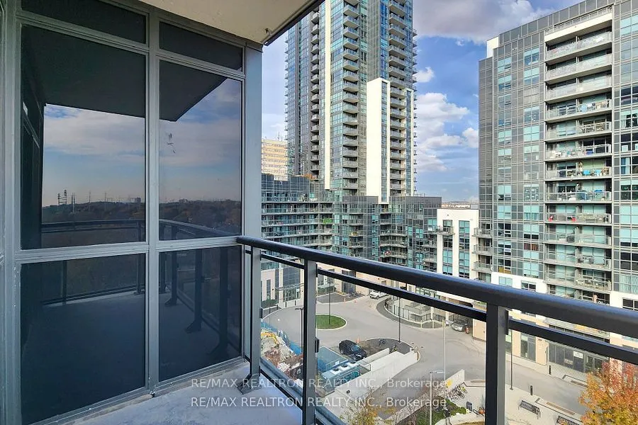 10 Meadowglen Place, #703