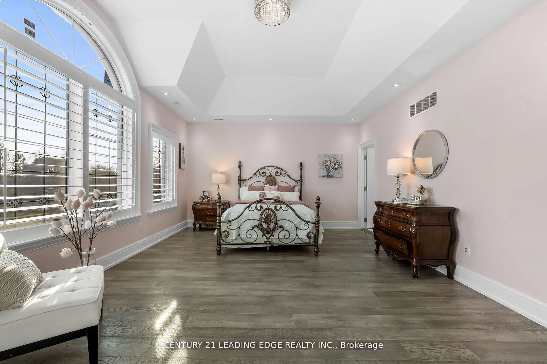 690 View Lake Road