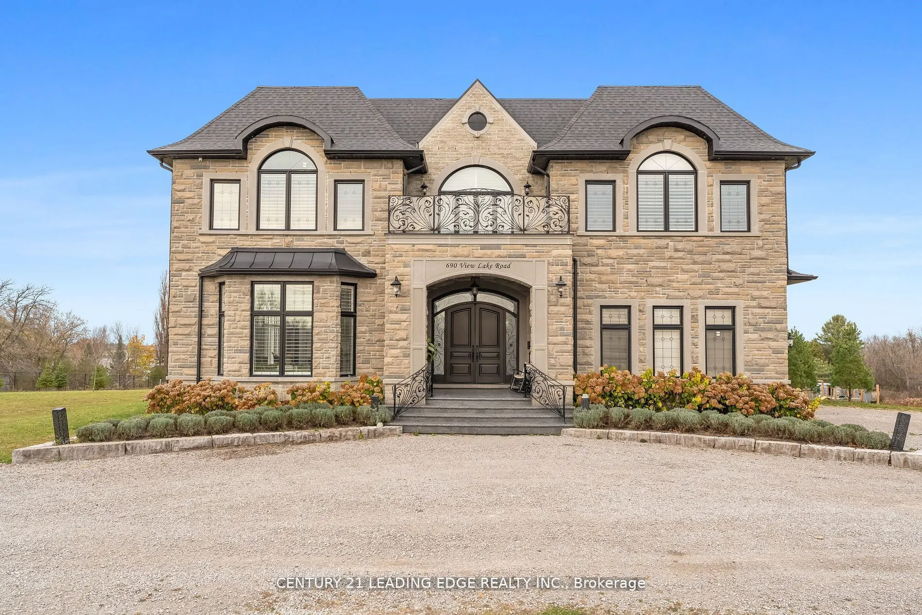 690 View Lake Road