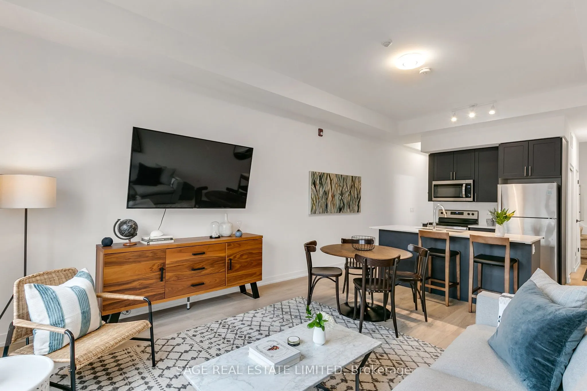 3686 St Clair Avenue E, #103