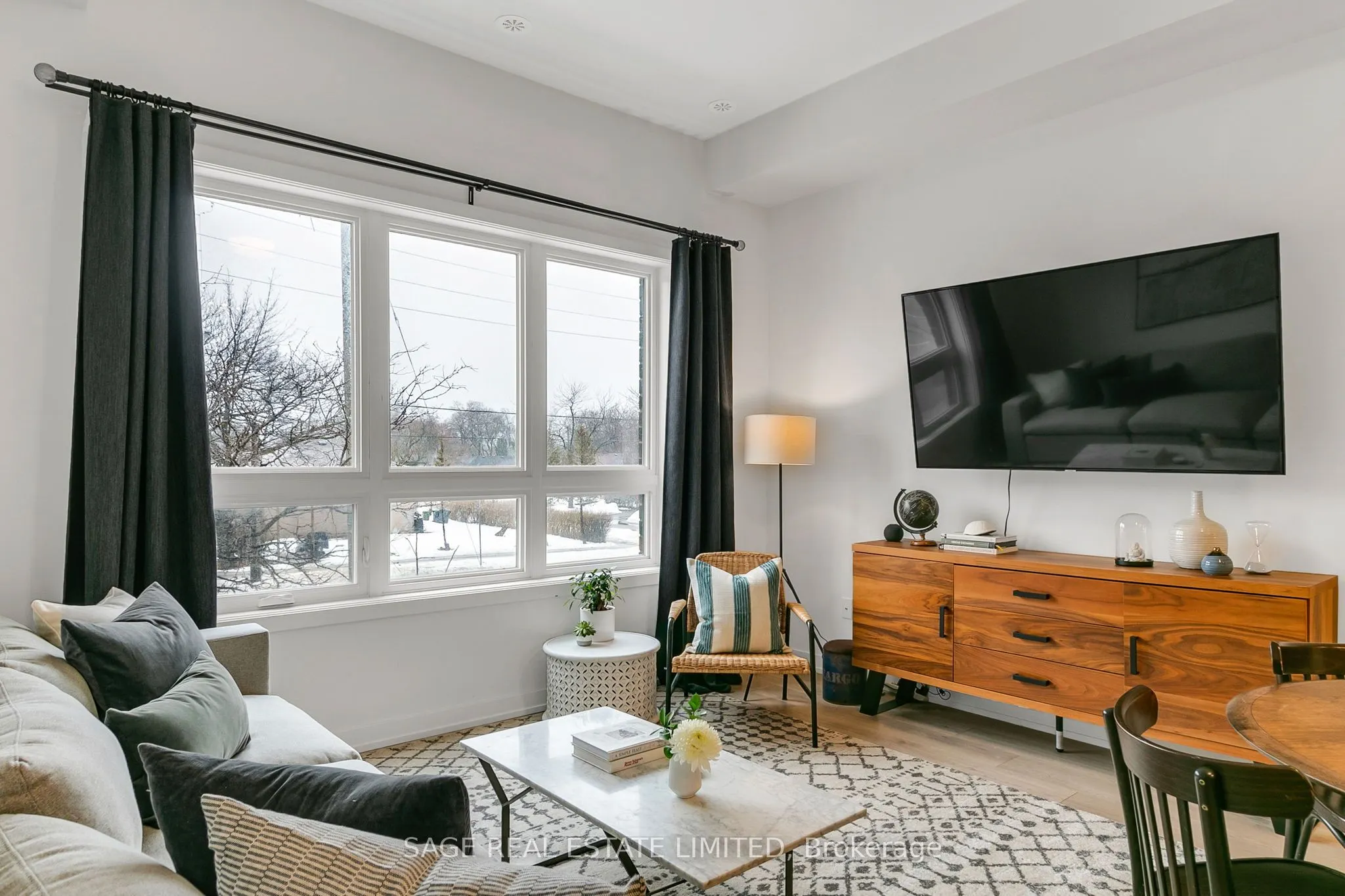 3686 St Clair Avenue E, #103