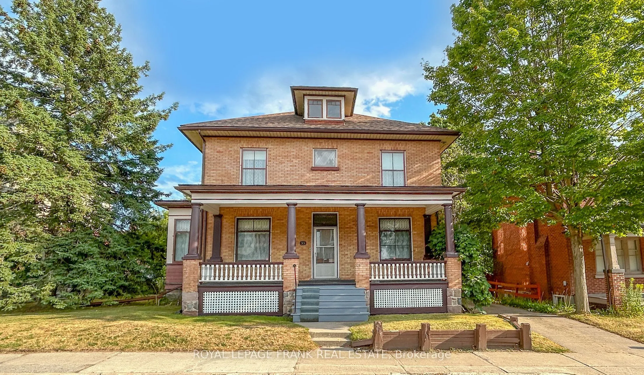 33 Fairbanks Street
