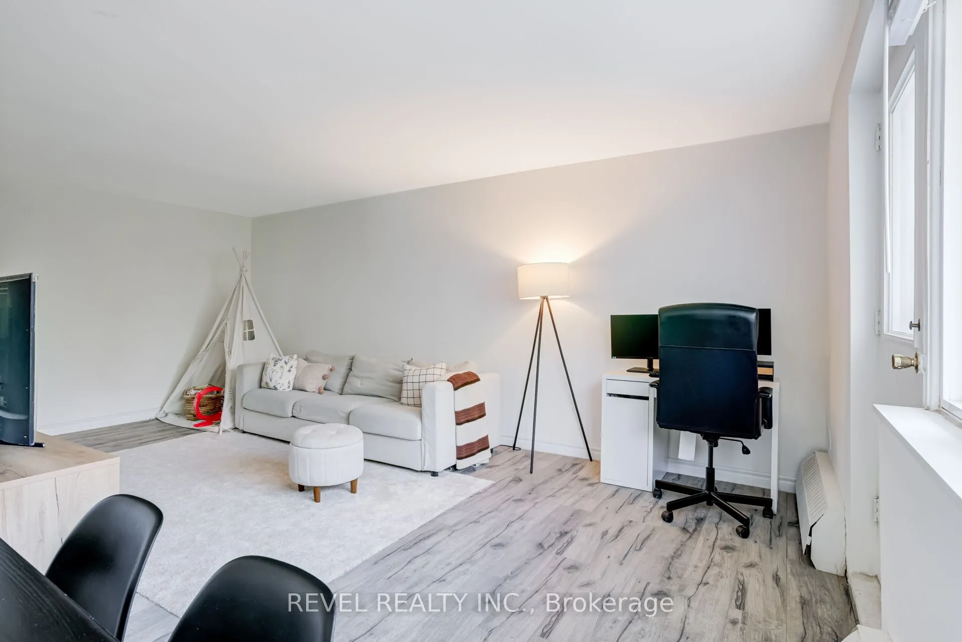 936 Glen Street, #512