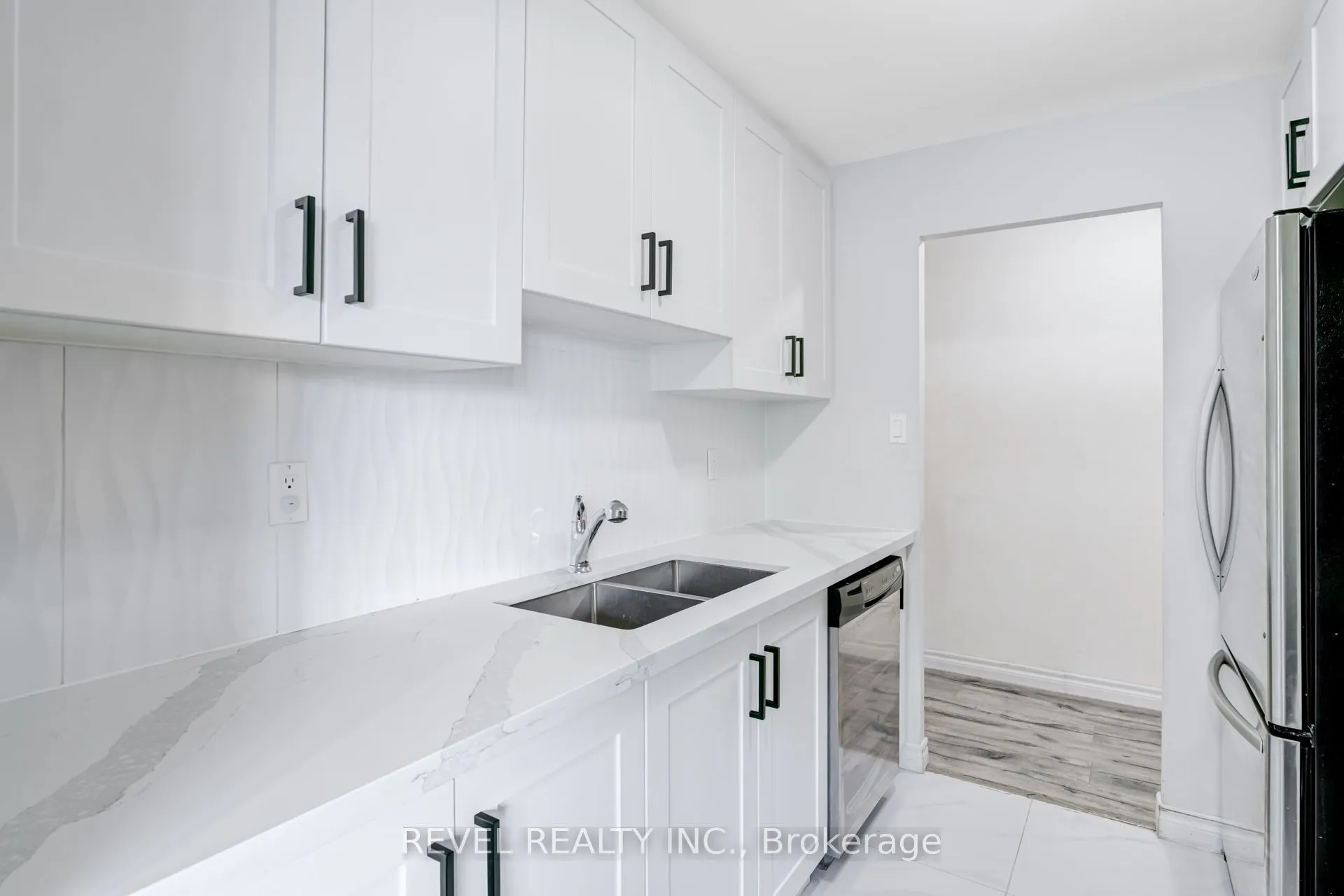 936 Glen Street, #512