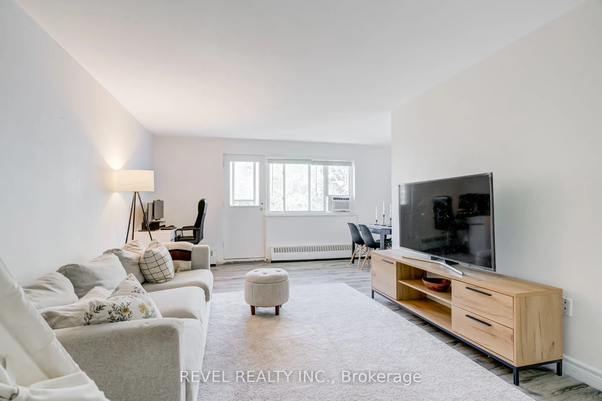 936 Glen Street, #512