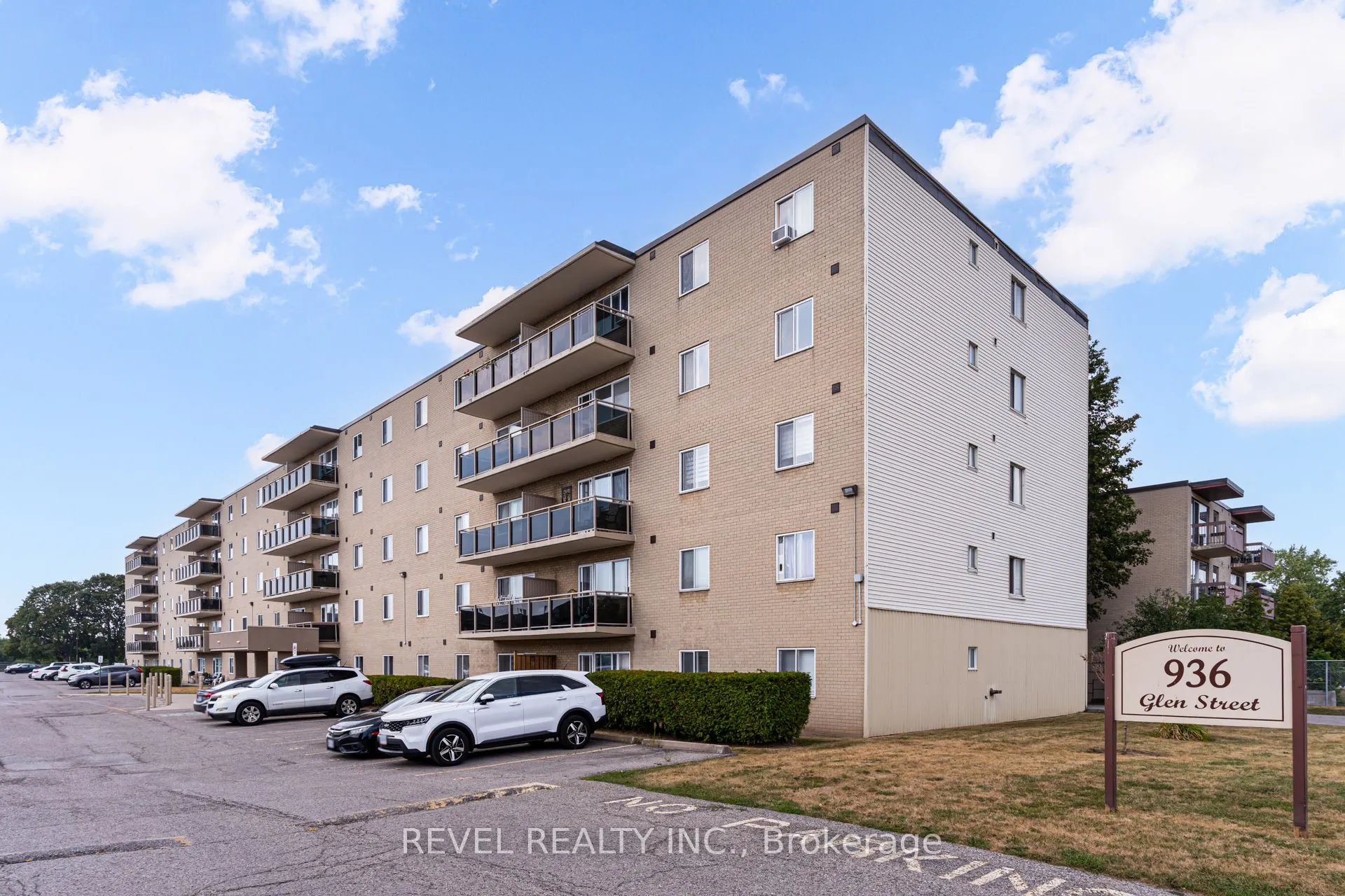 936 Glen Street, #512
