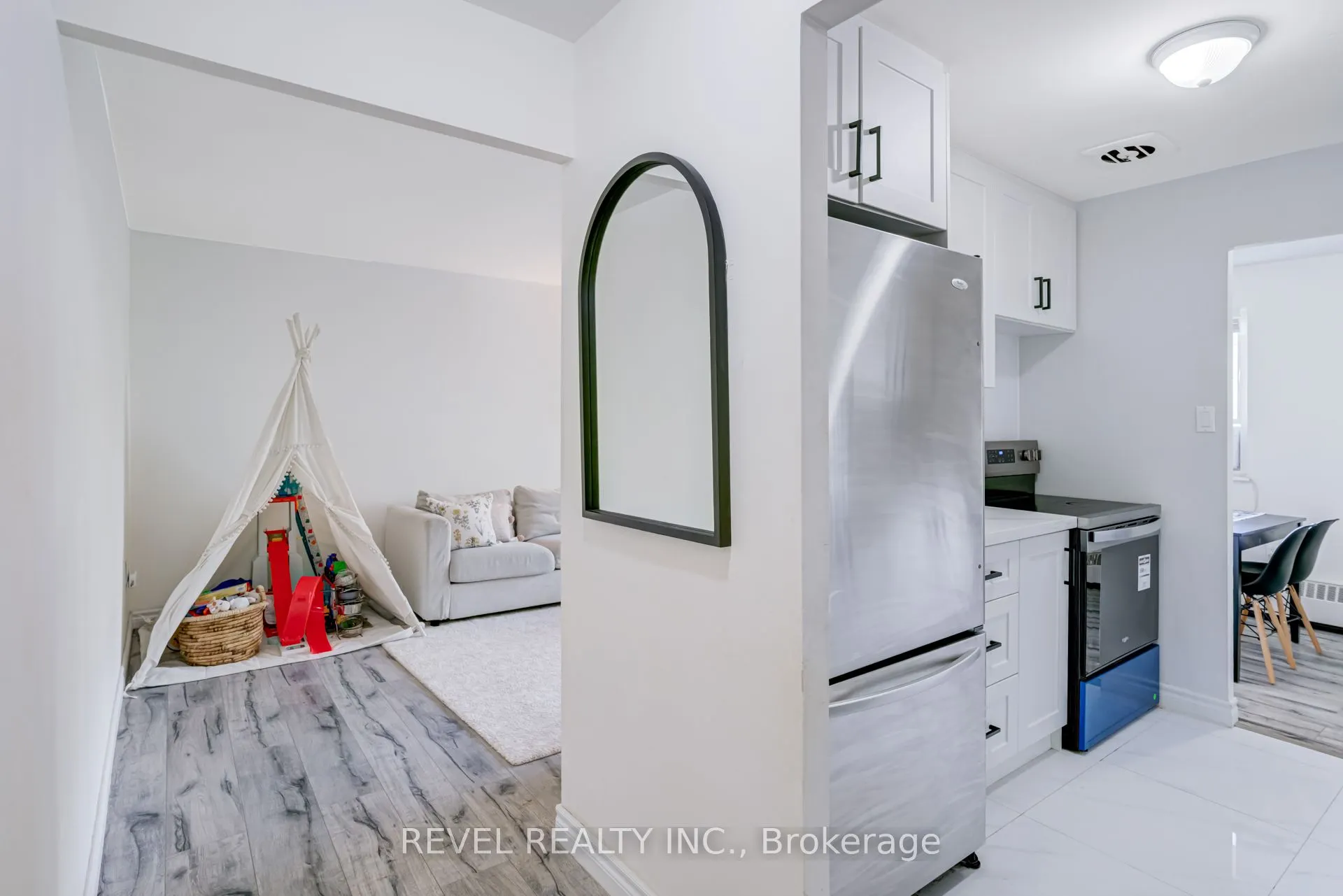 936 Glen Street, #512