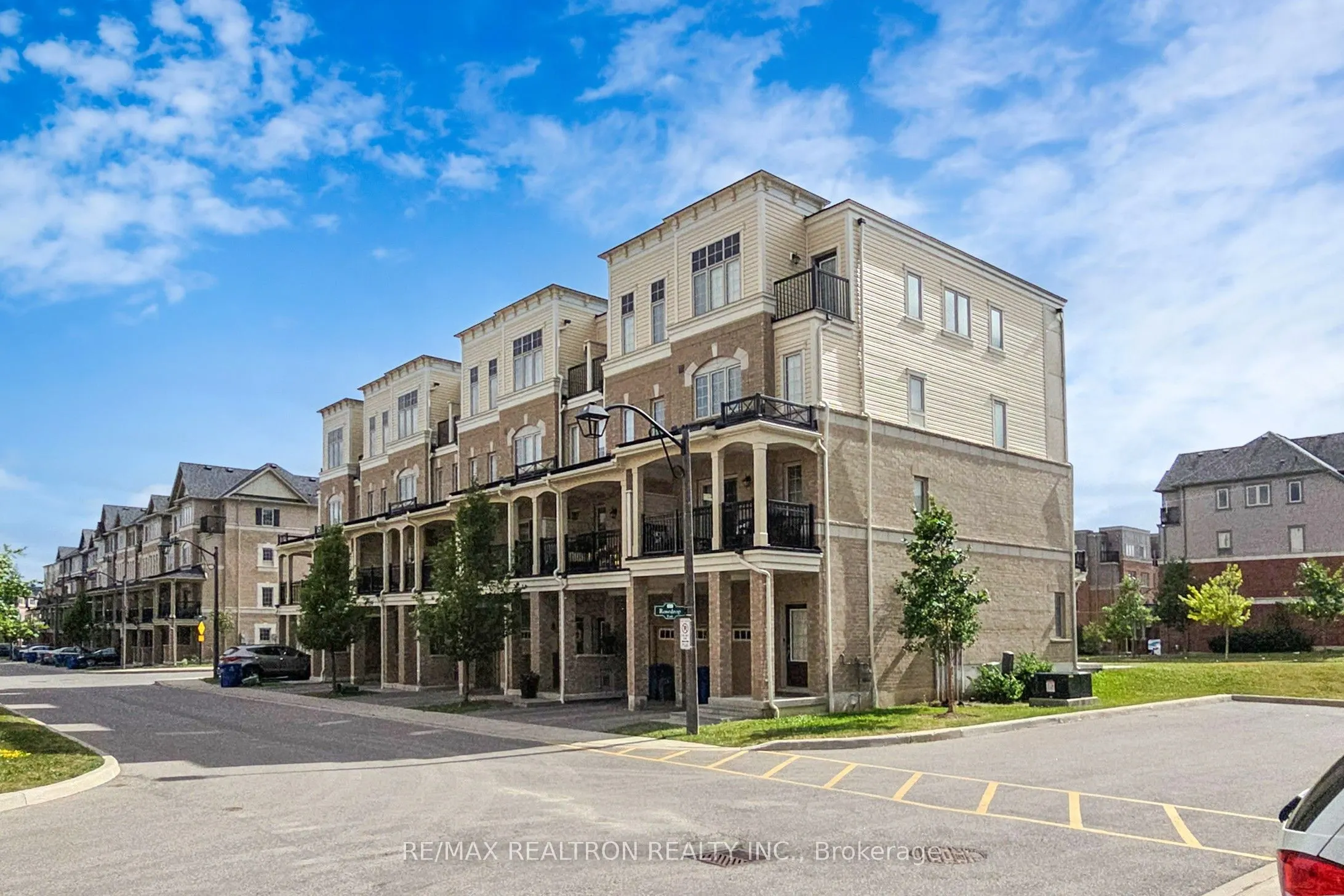 2472 Rosedrop Path, #215