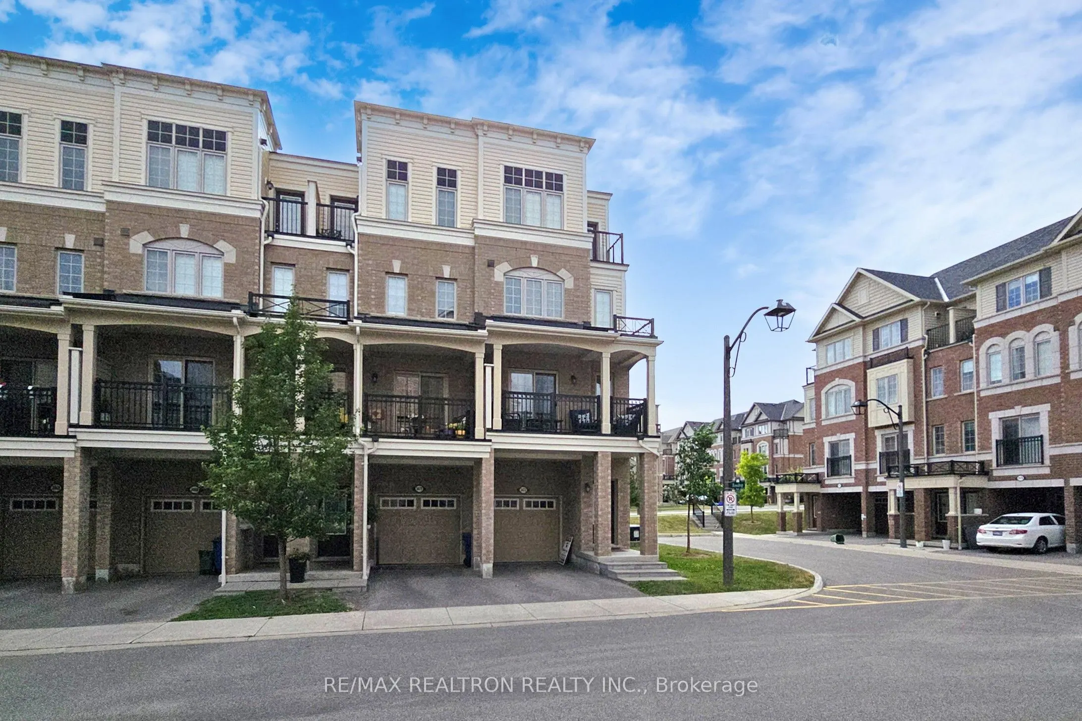 2472 Rosedrop Path, #215