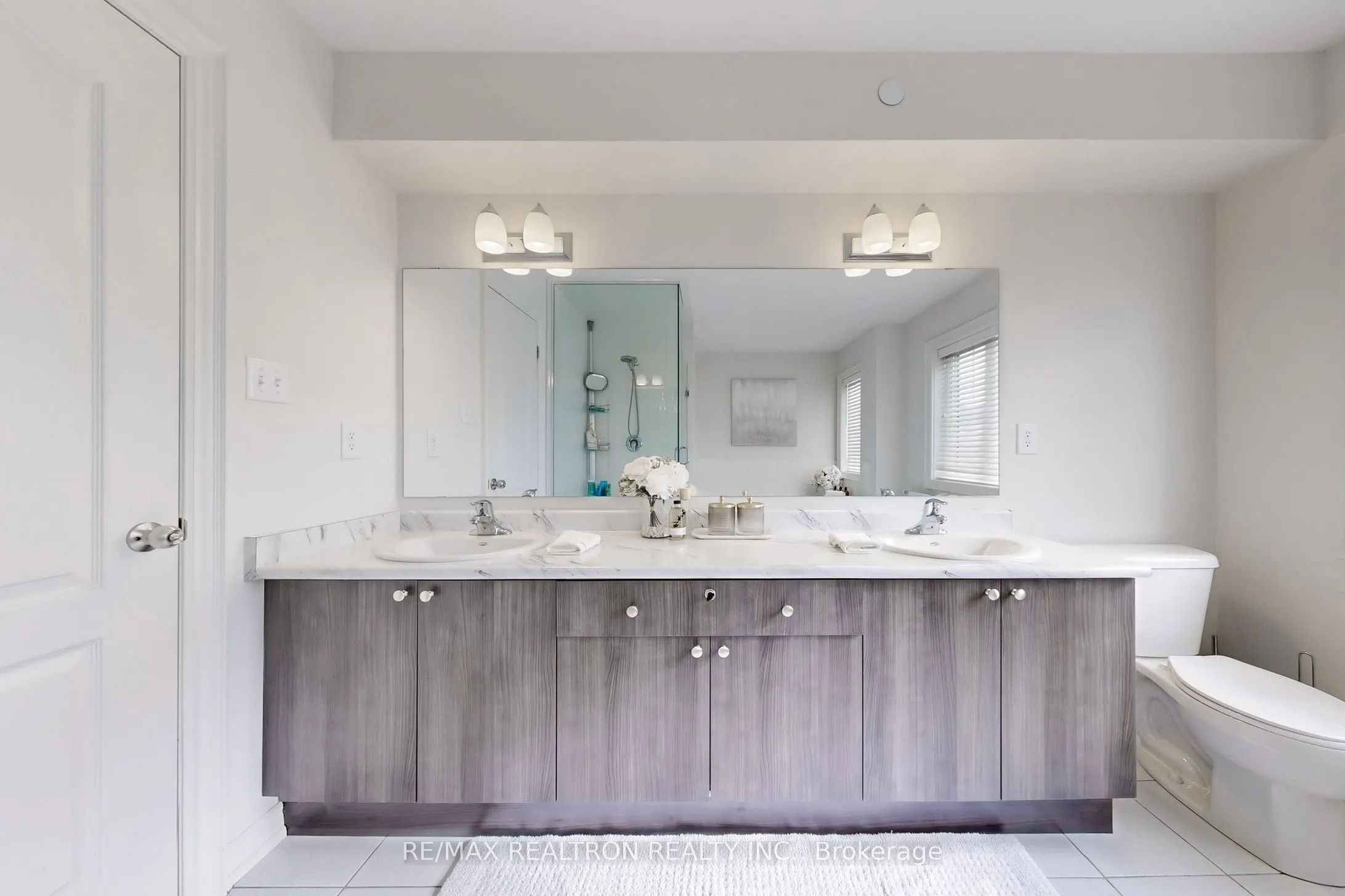 2472 Rosedrop Path, #215