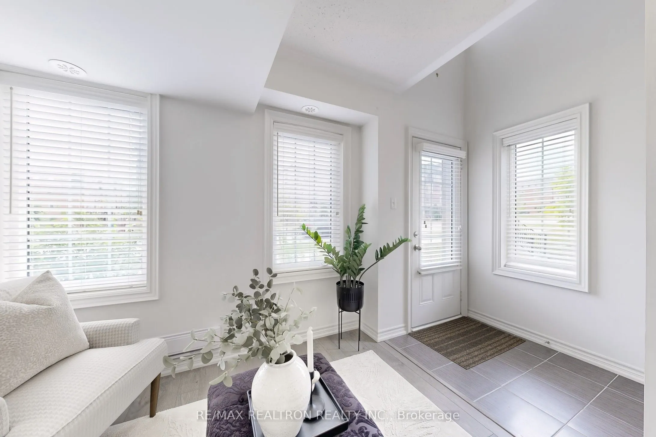 2472 Rosedrop Path, #215