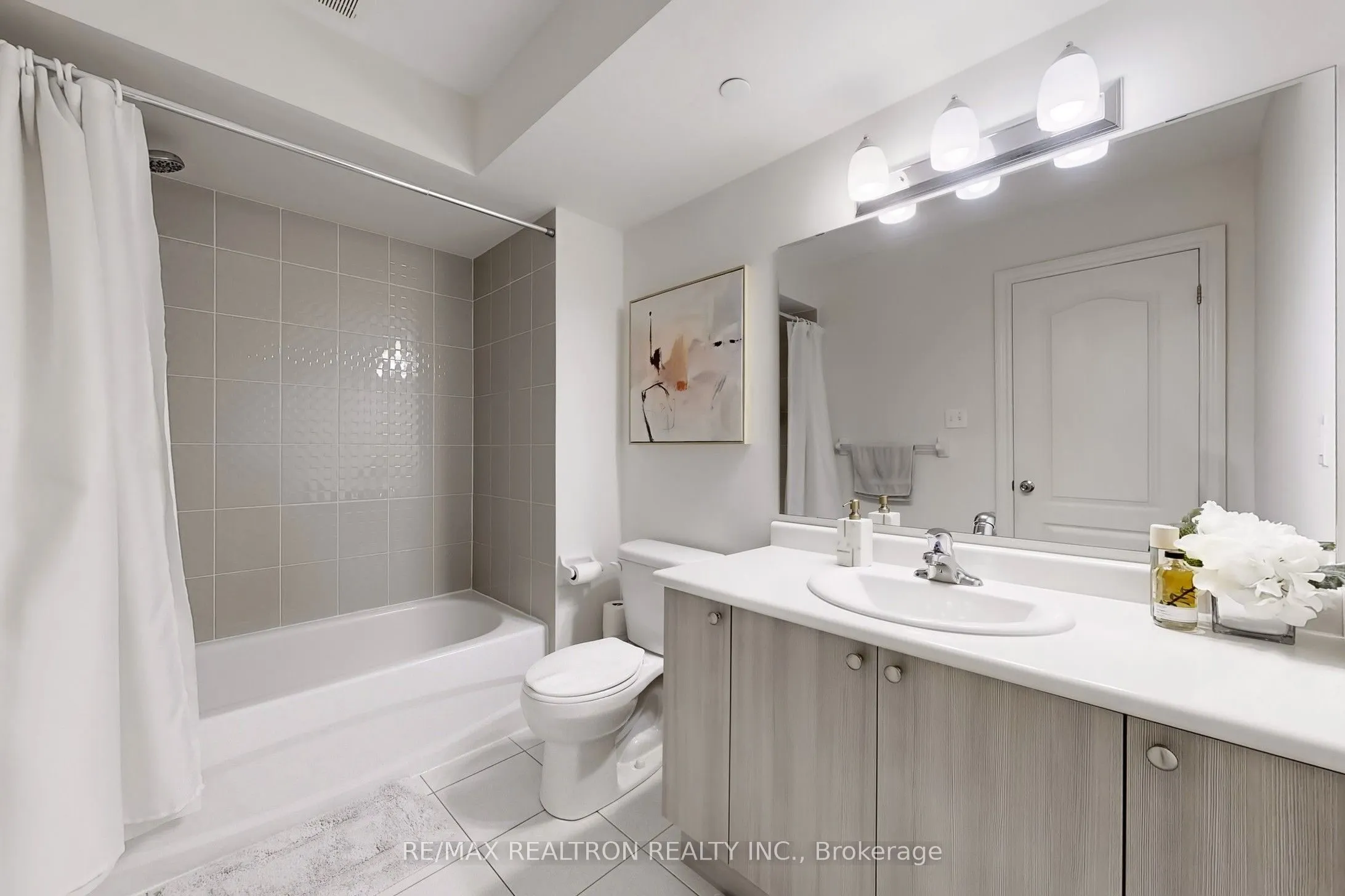 2472 Rosedrop Path, #215
