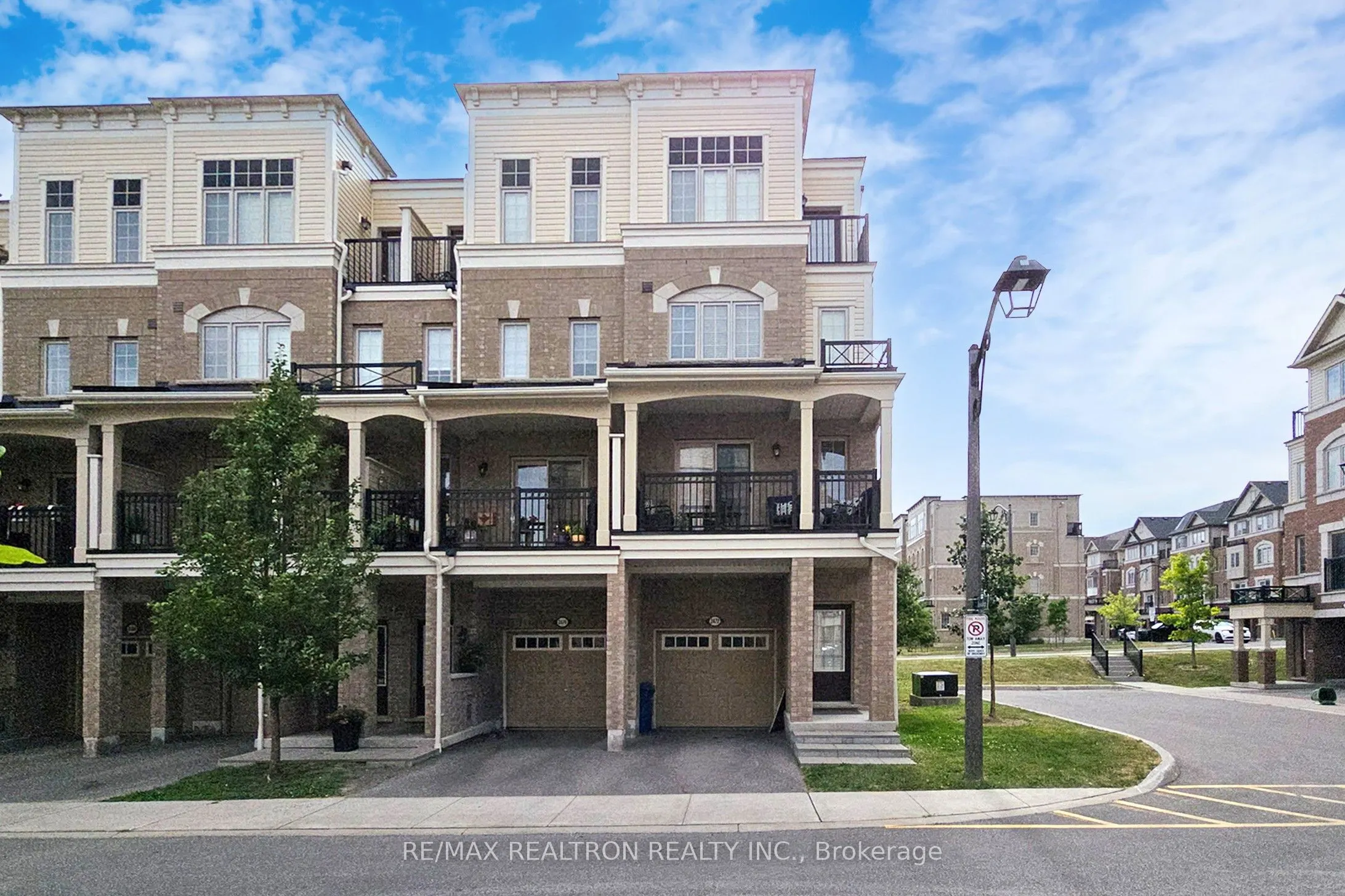 2472 Rosedrop Path, #215