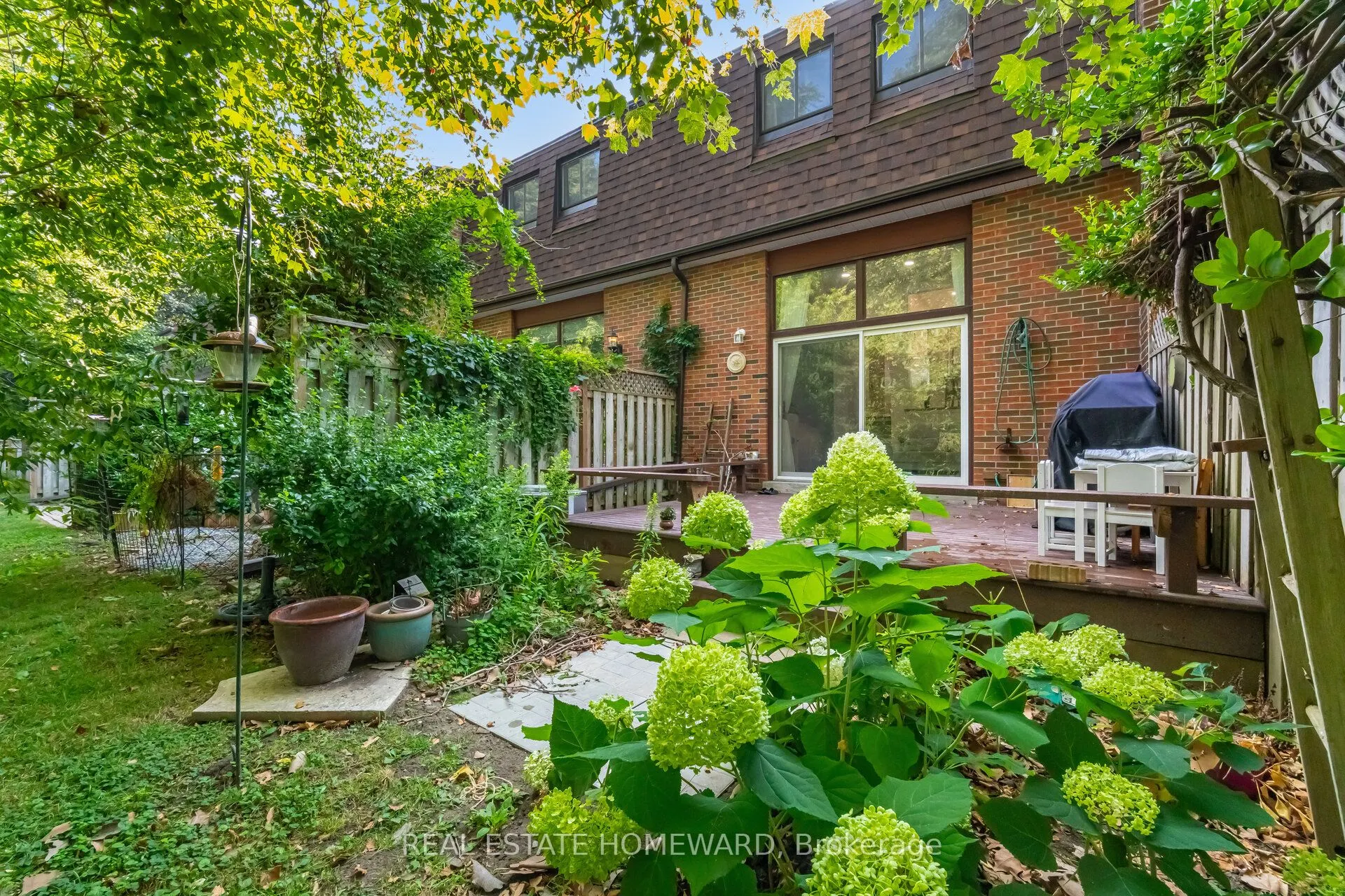 229 Jeffery Street, #28