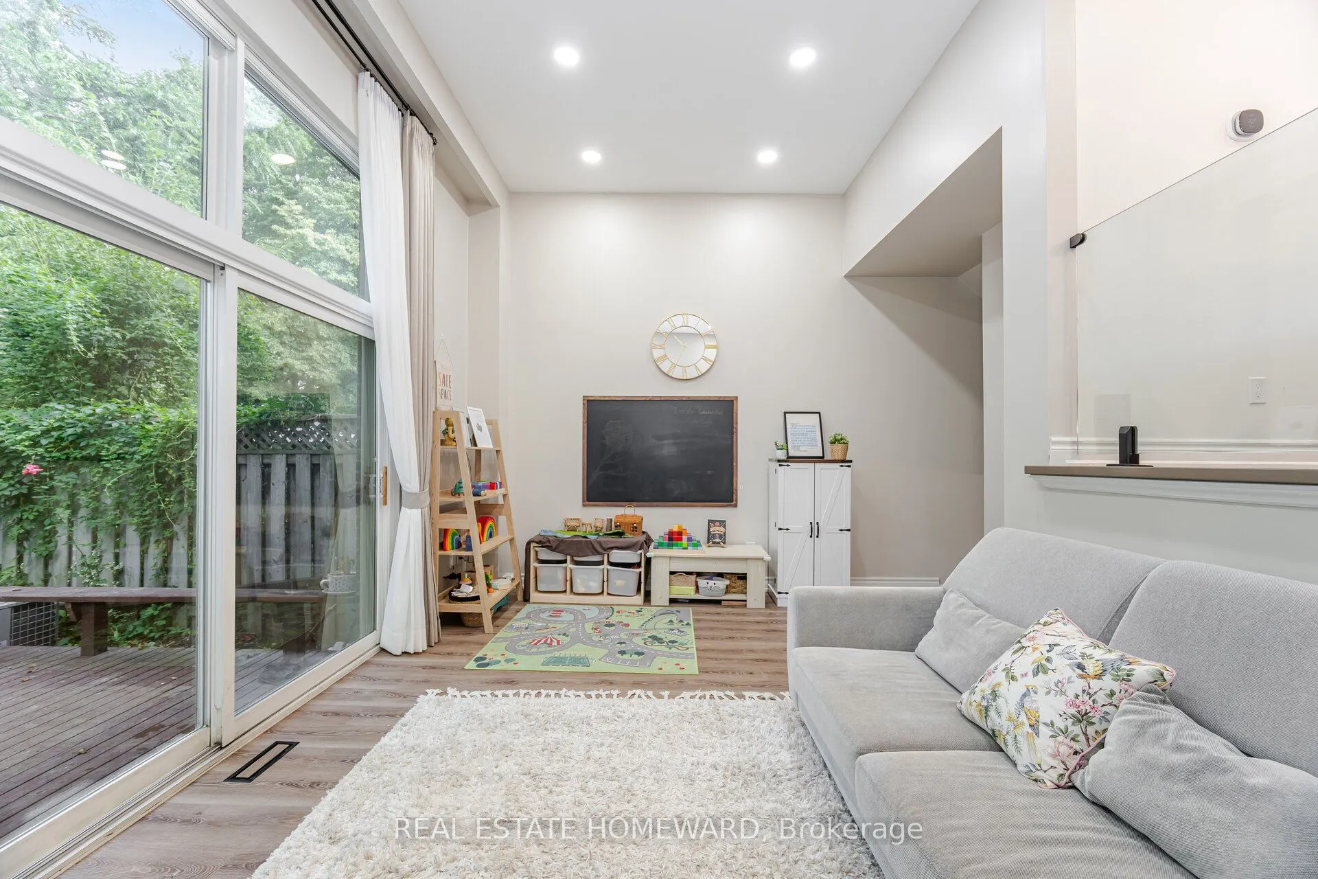 229 Jeffery Street, #28