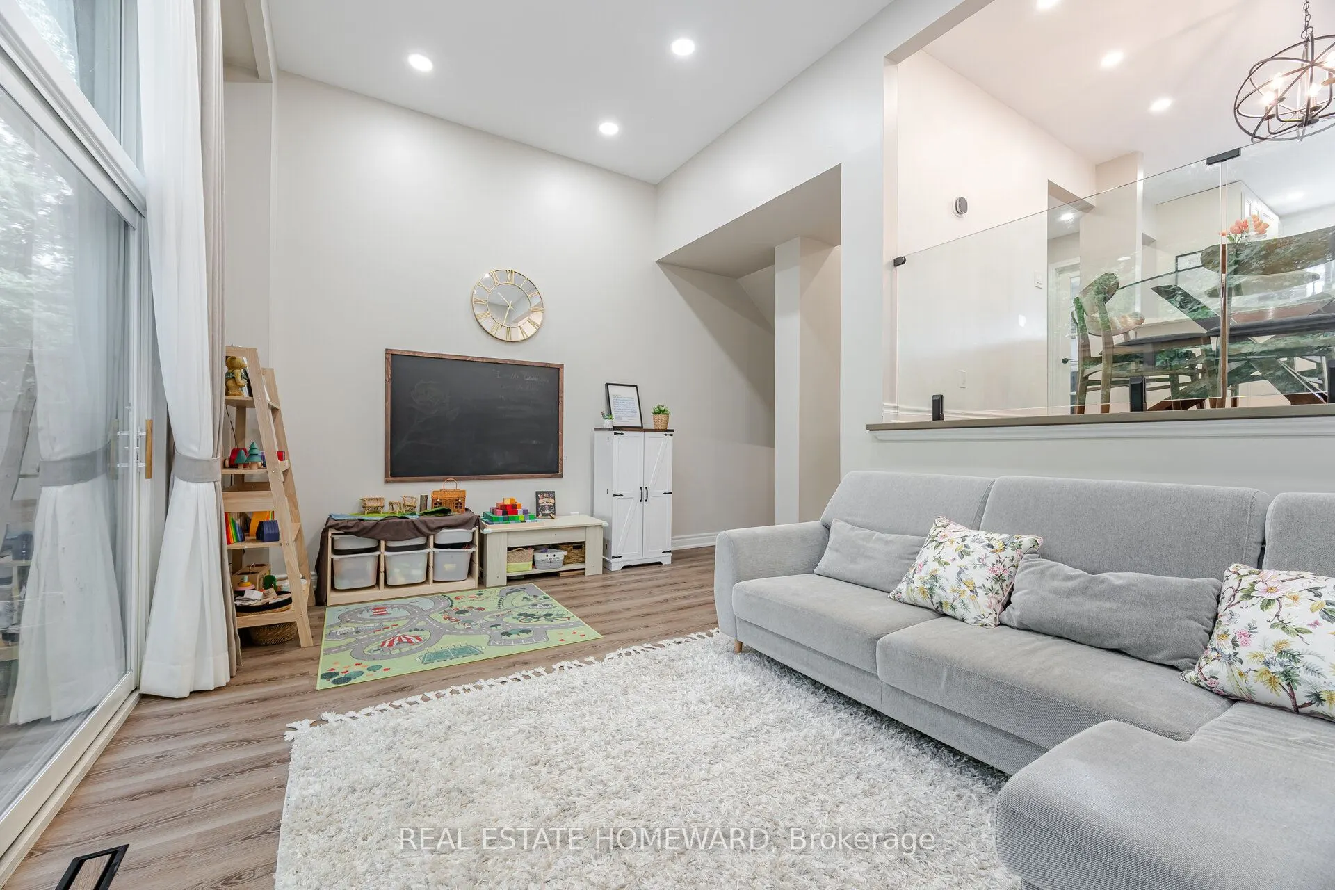 229 Jeffery Street, #28